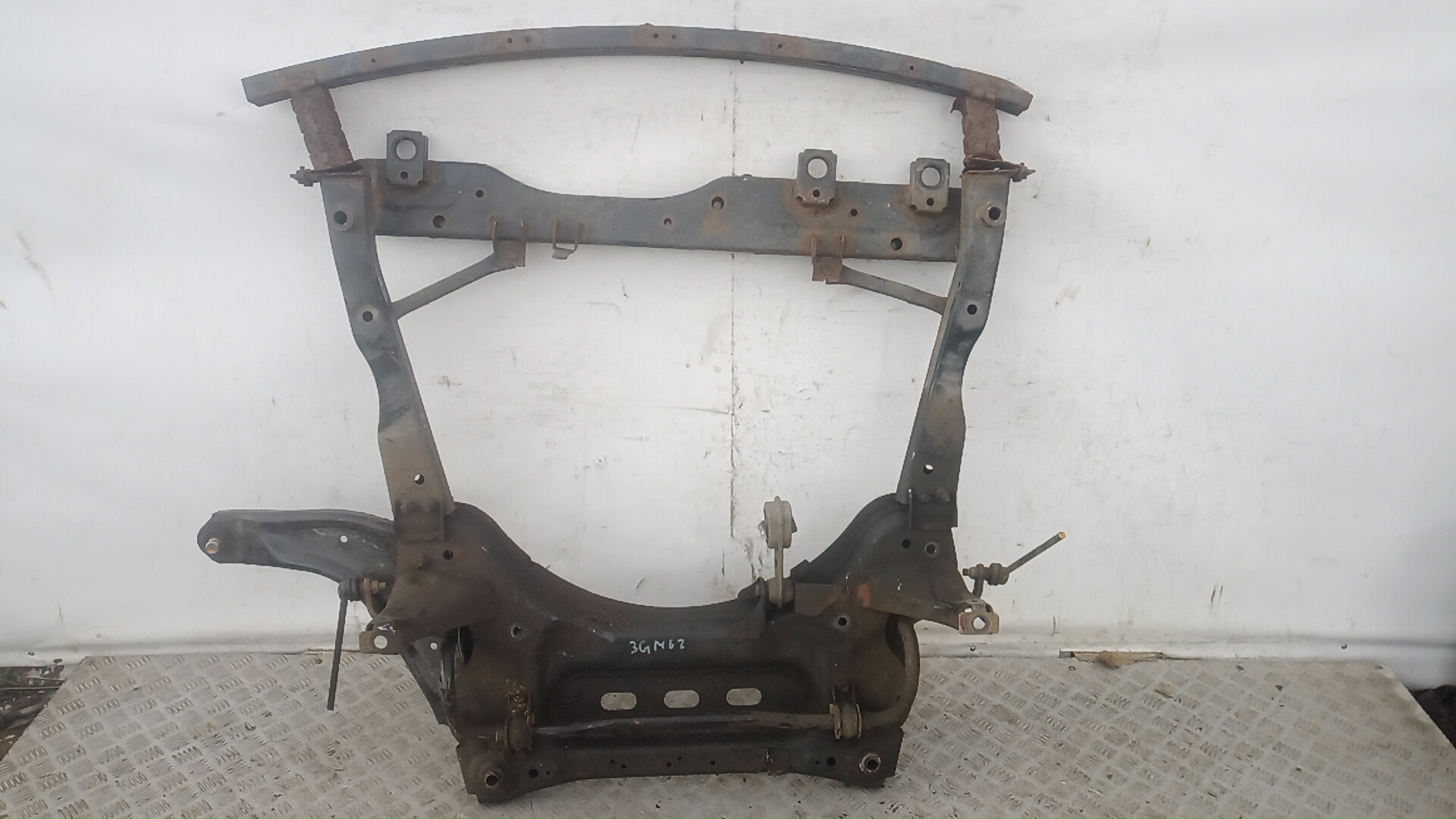 Балка передняя (крепление продольных тяг)