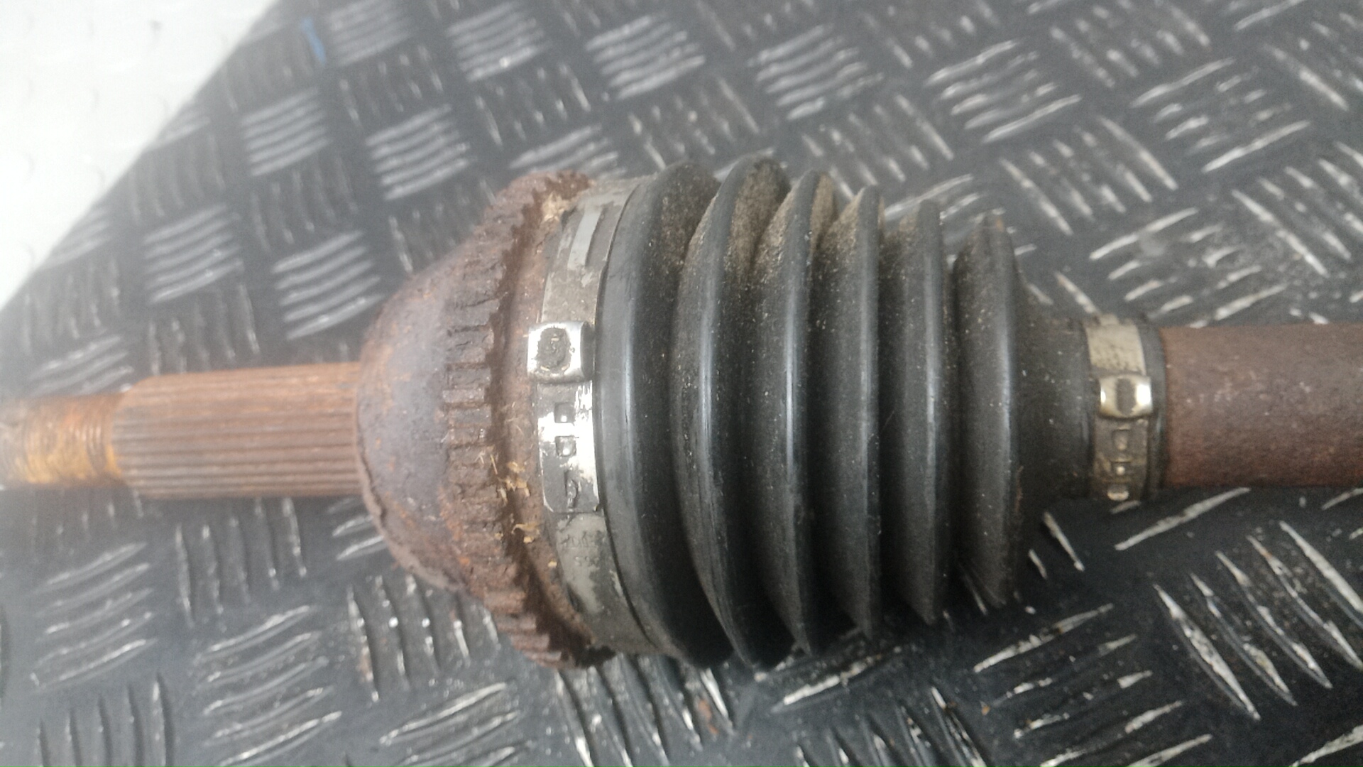 Полуось передняя правая