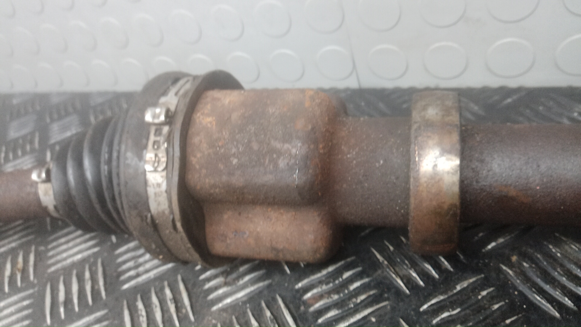 Полуось передняя правая