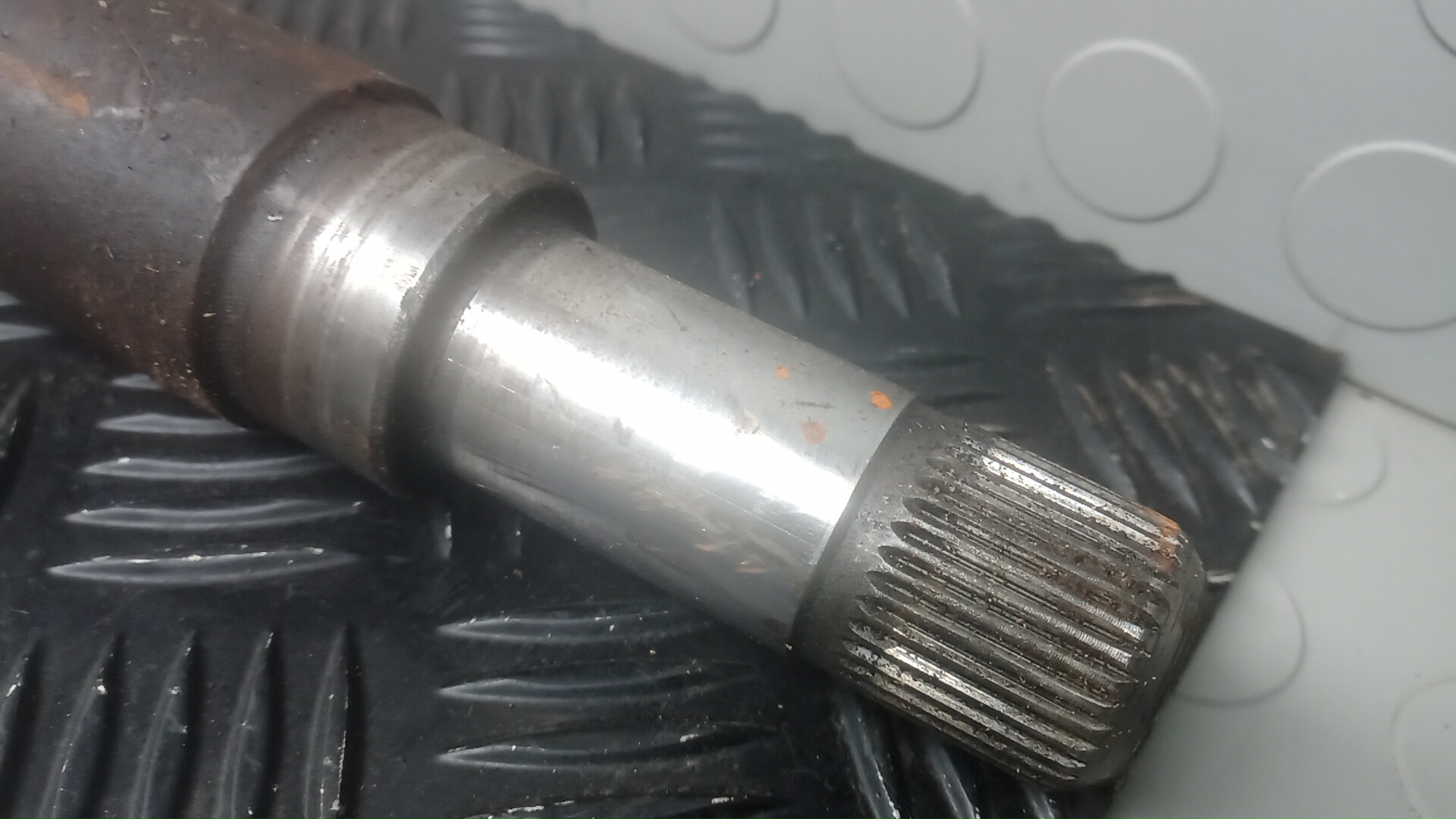 Полуось передняя правая