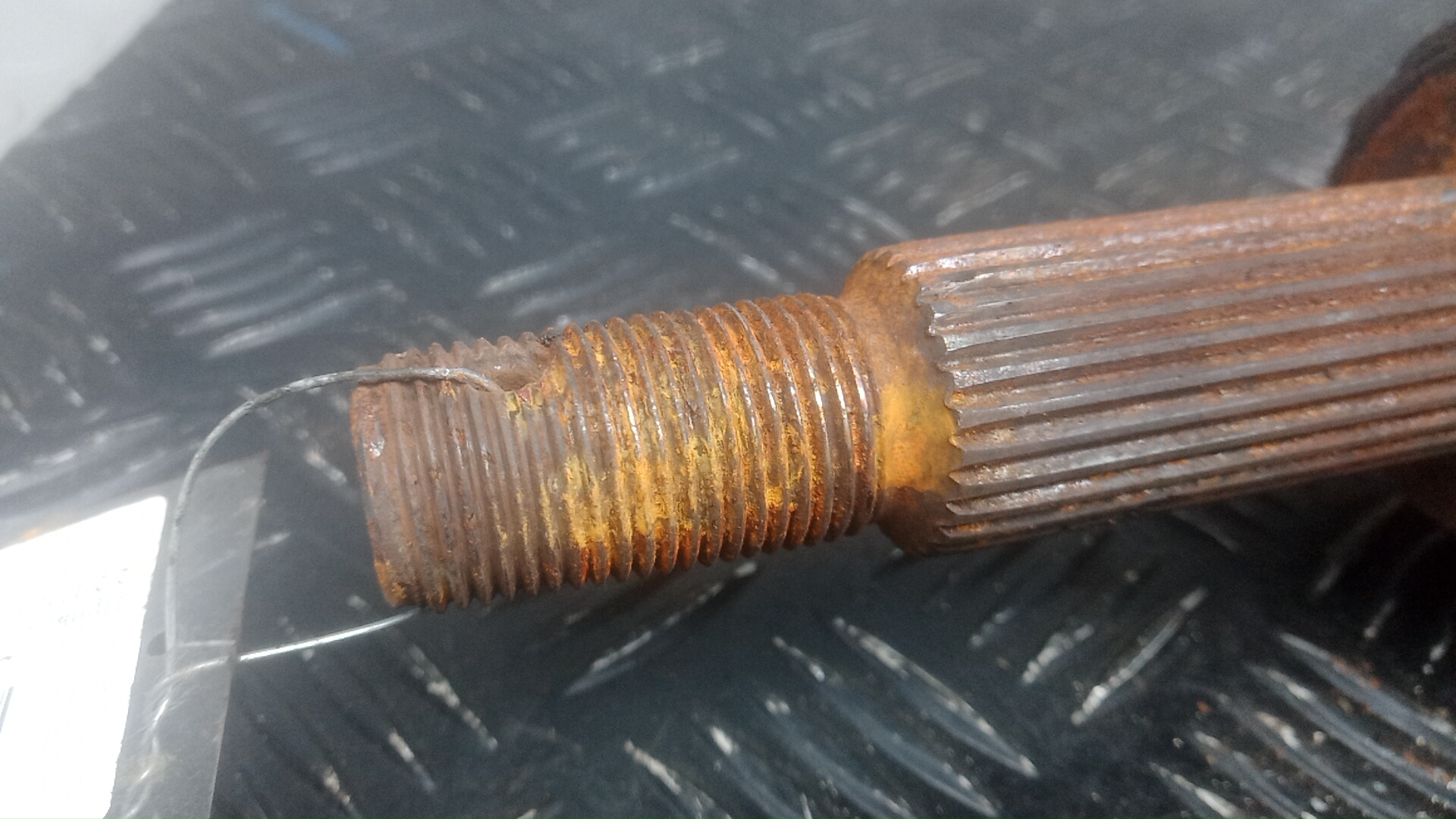 Полуось передняя правая