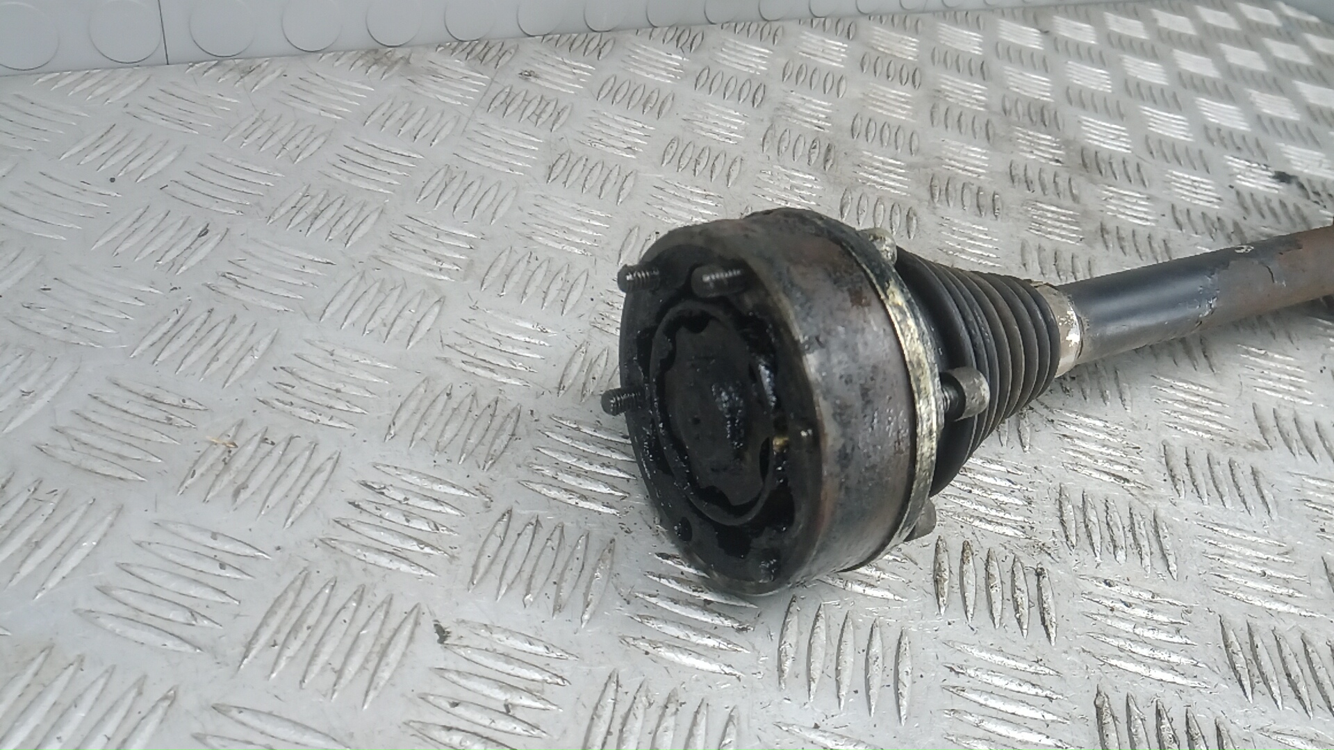 Полуось передняя левая