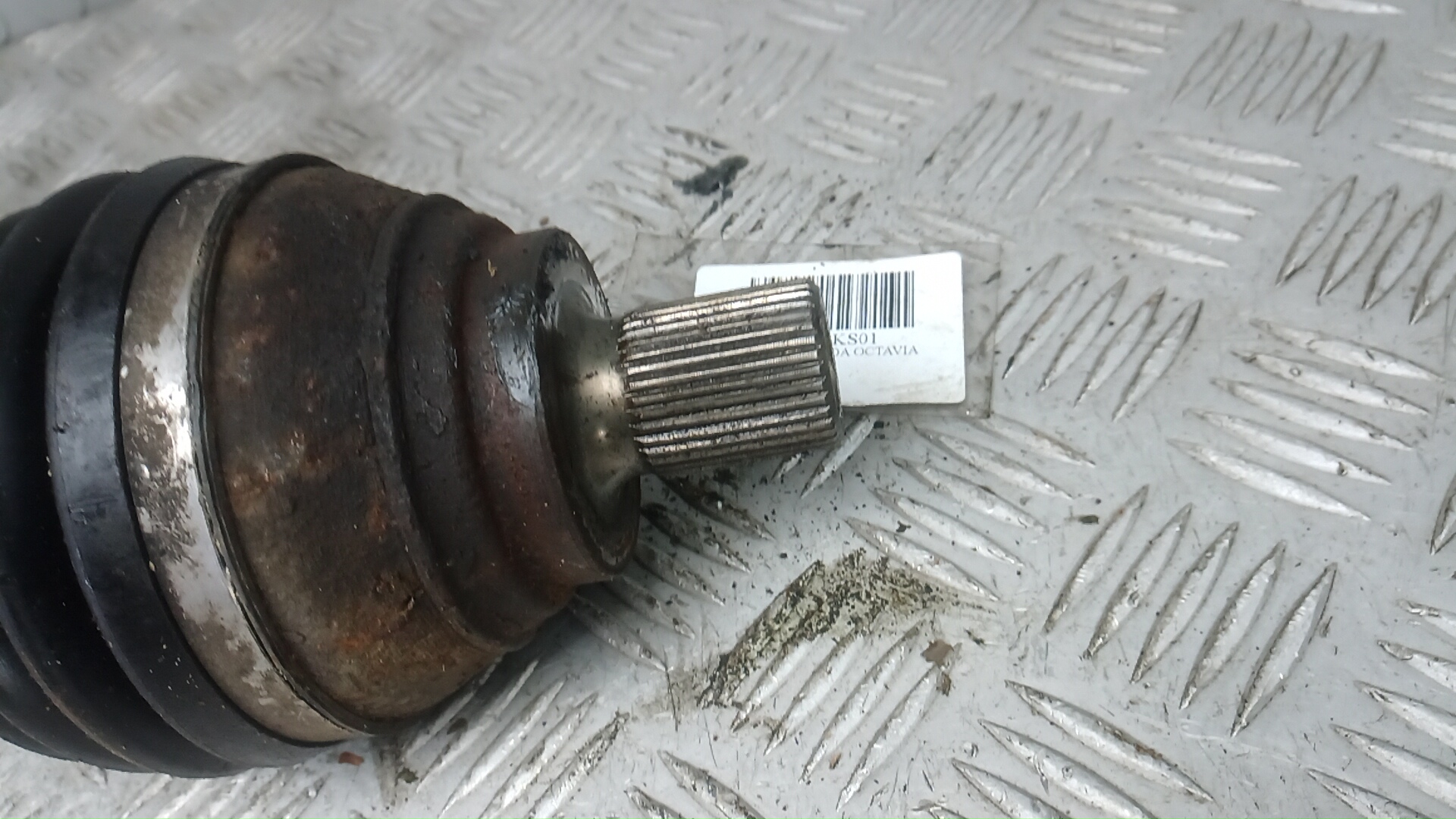 Полуось передняя левая