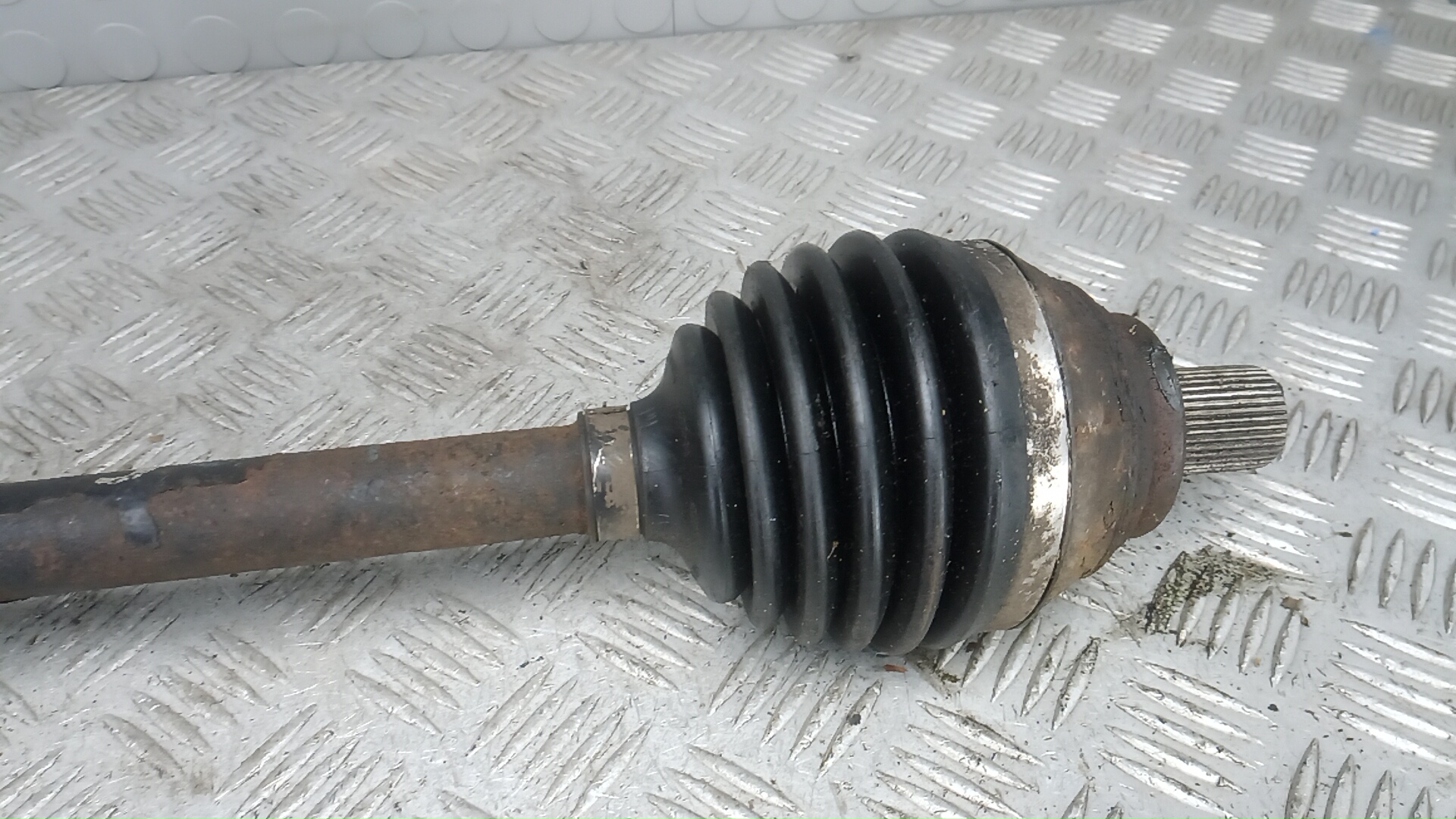 Полуось передняя левая