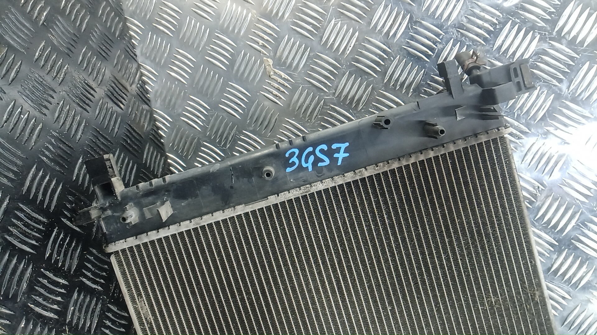 Радиатор охлаждения двигателя основной