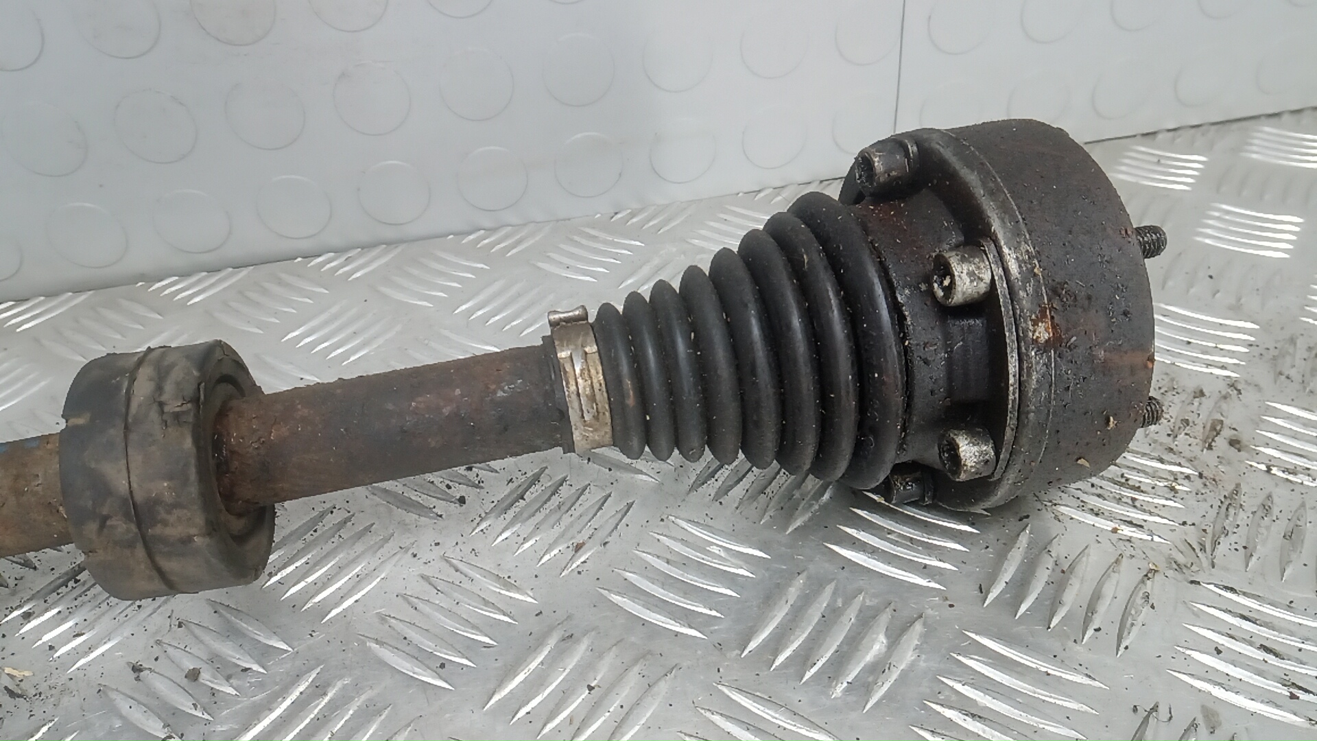 Полуось передняя левая