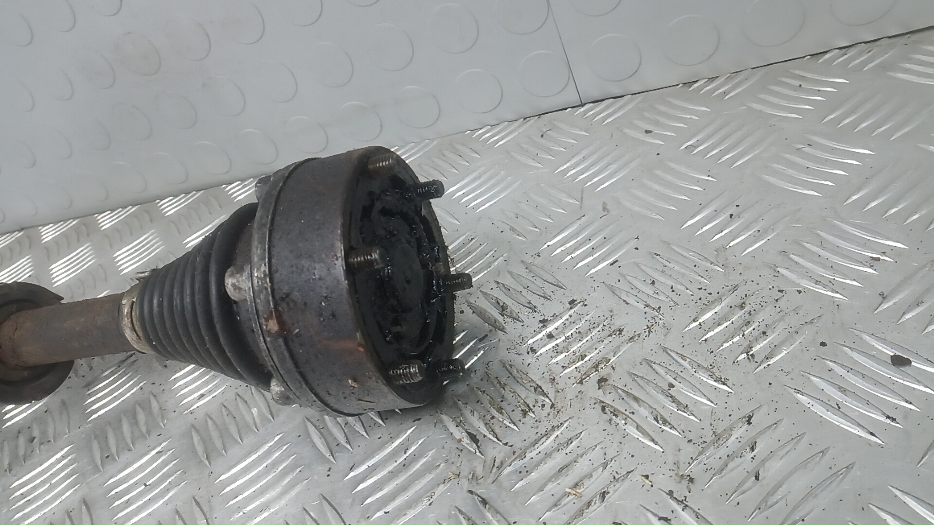 Полуось передняя левая