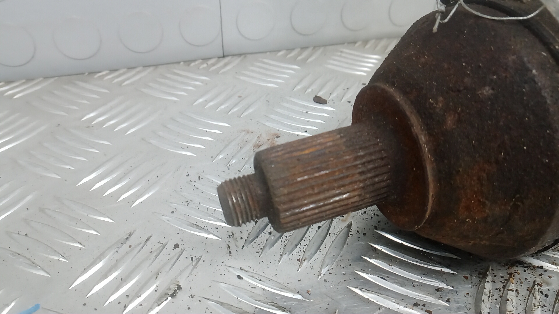 Полуось передняя левая