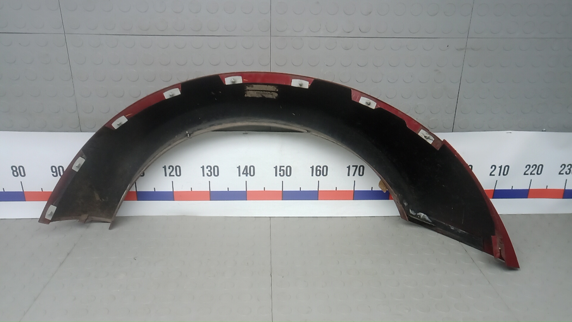 Накладка переднего крыла левого