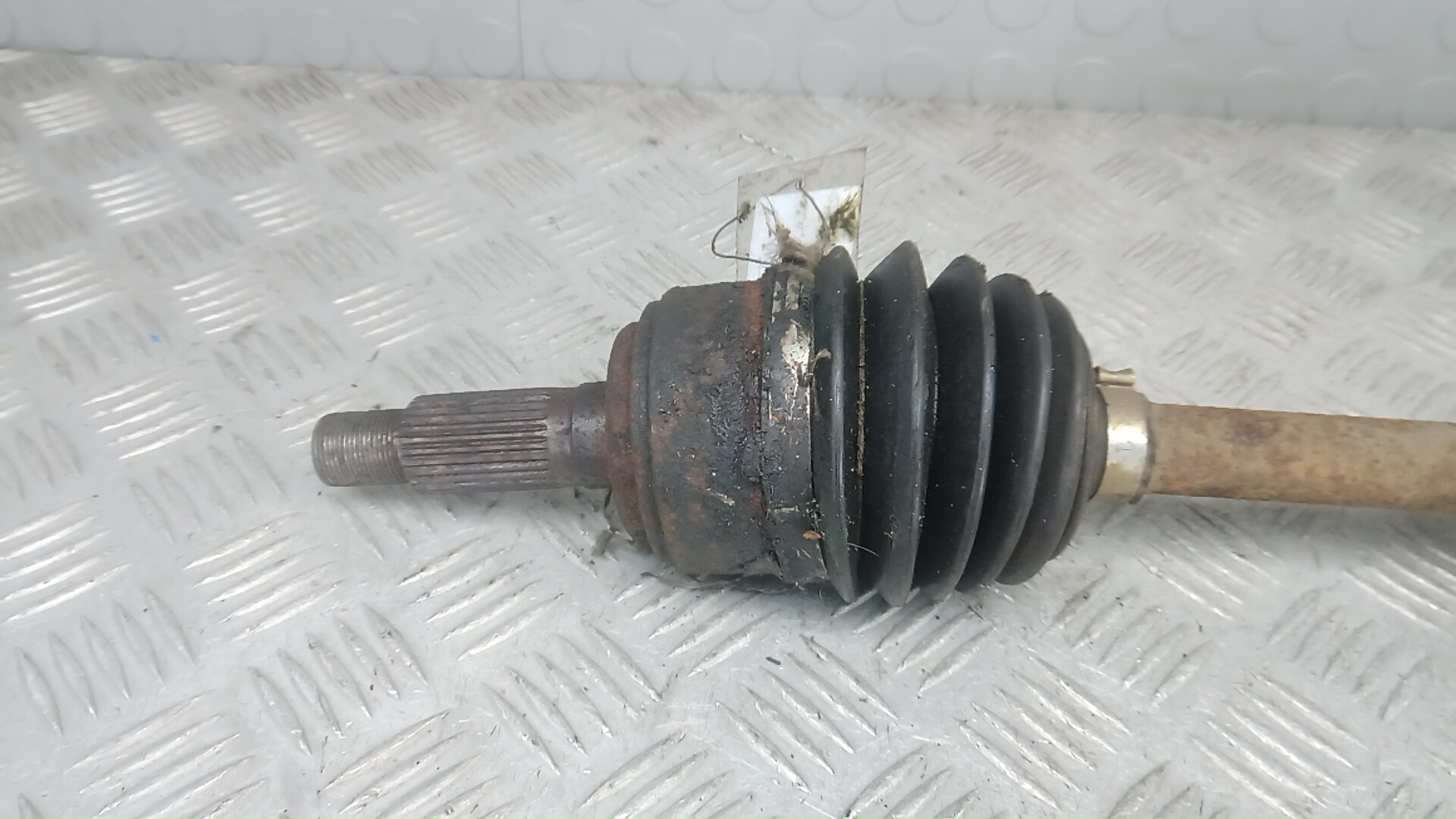 Полуось передняя левая