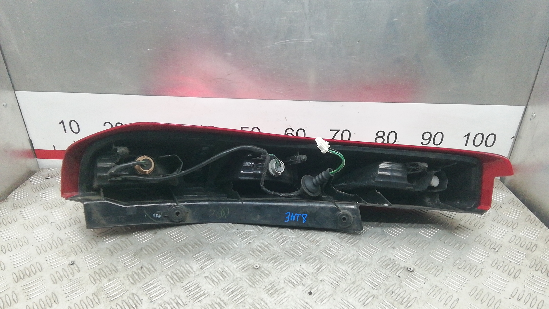 Фонарь задний правый