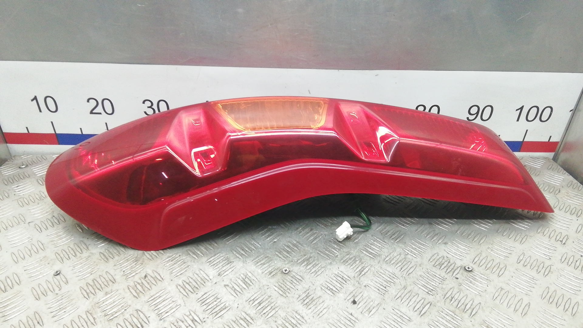 Фонарь задний правый