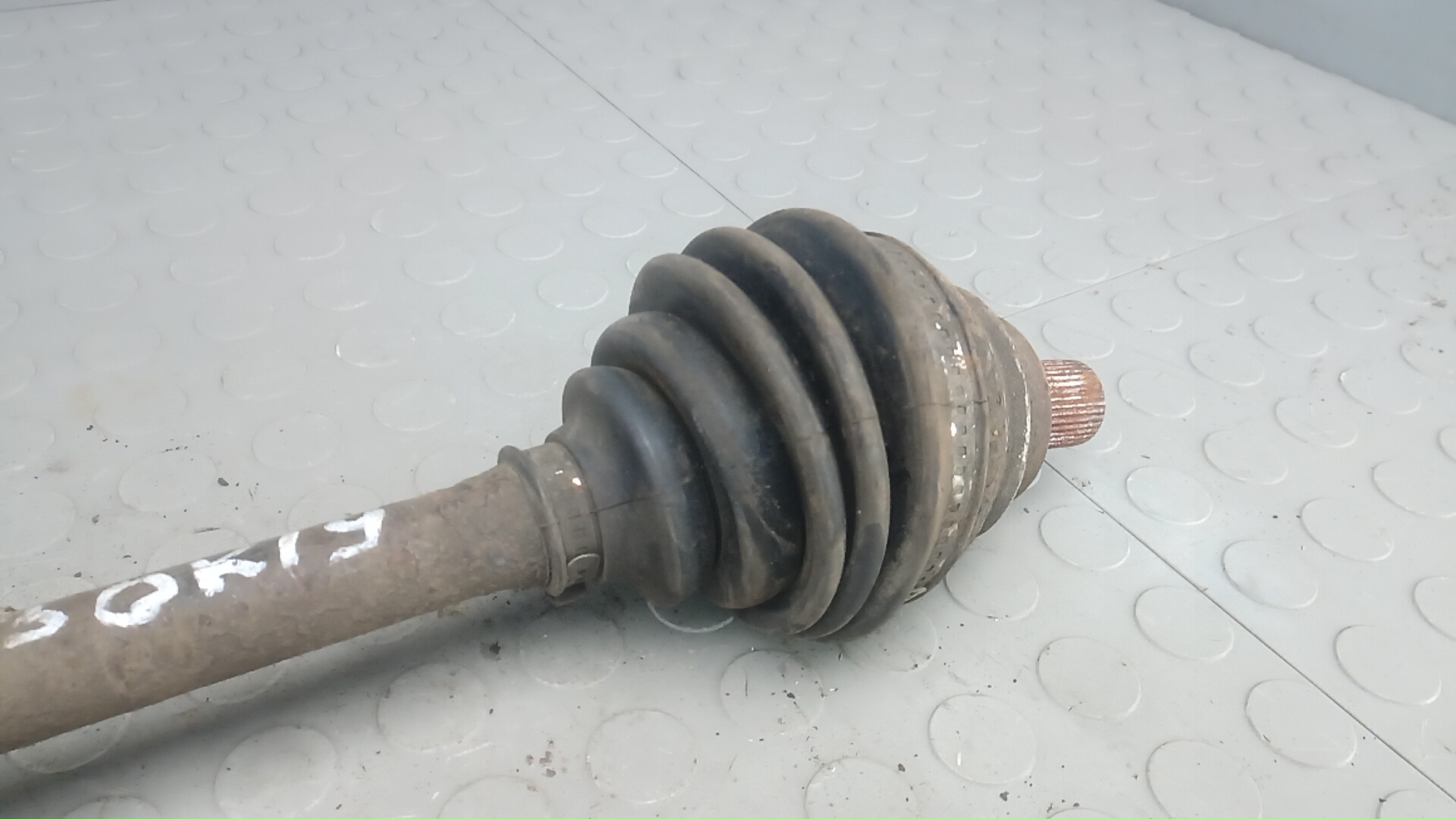 Полуось передняя левая