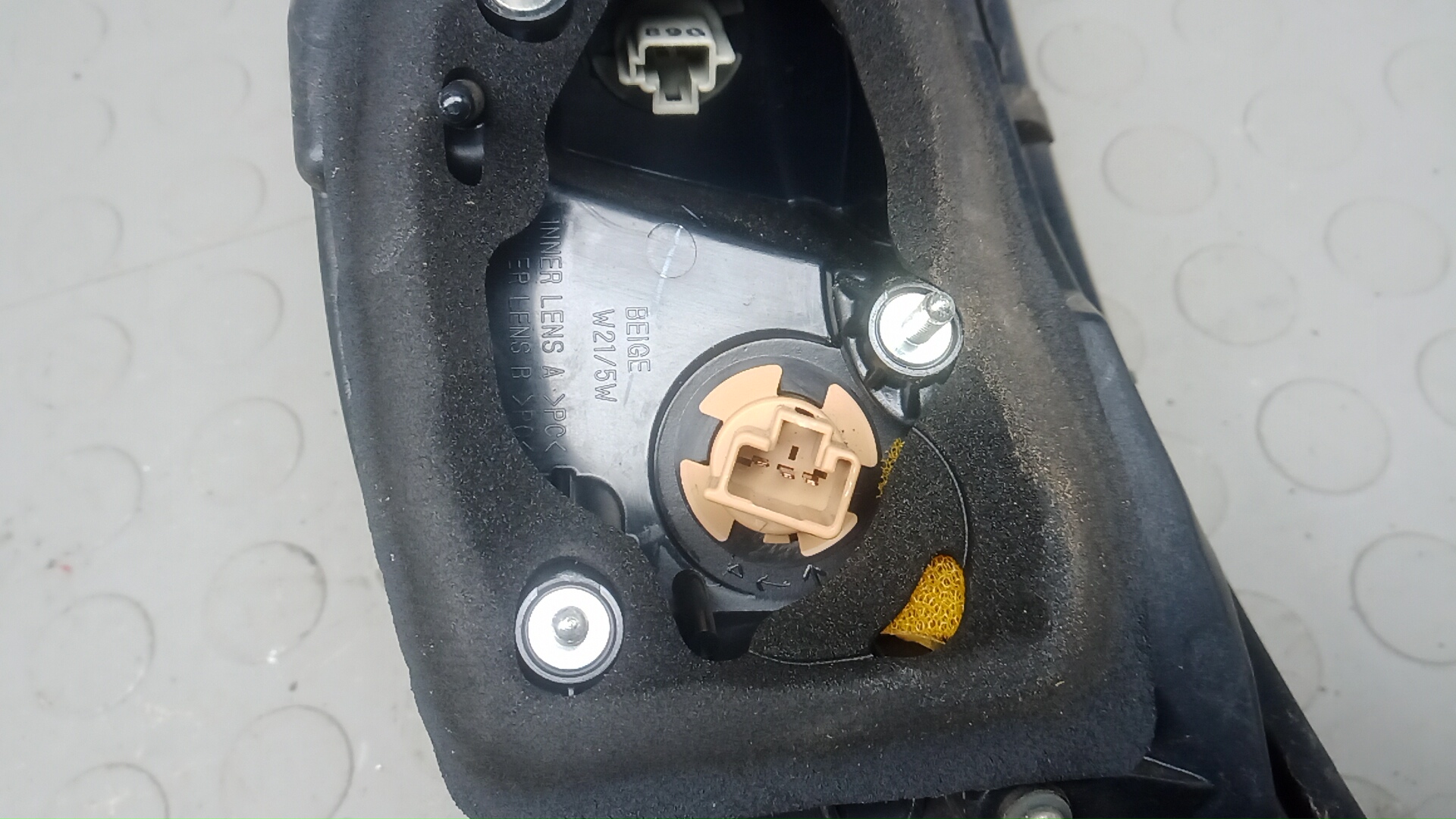 Фонарь задний левый