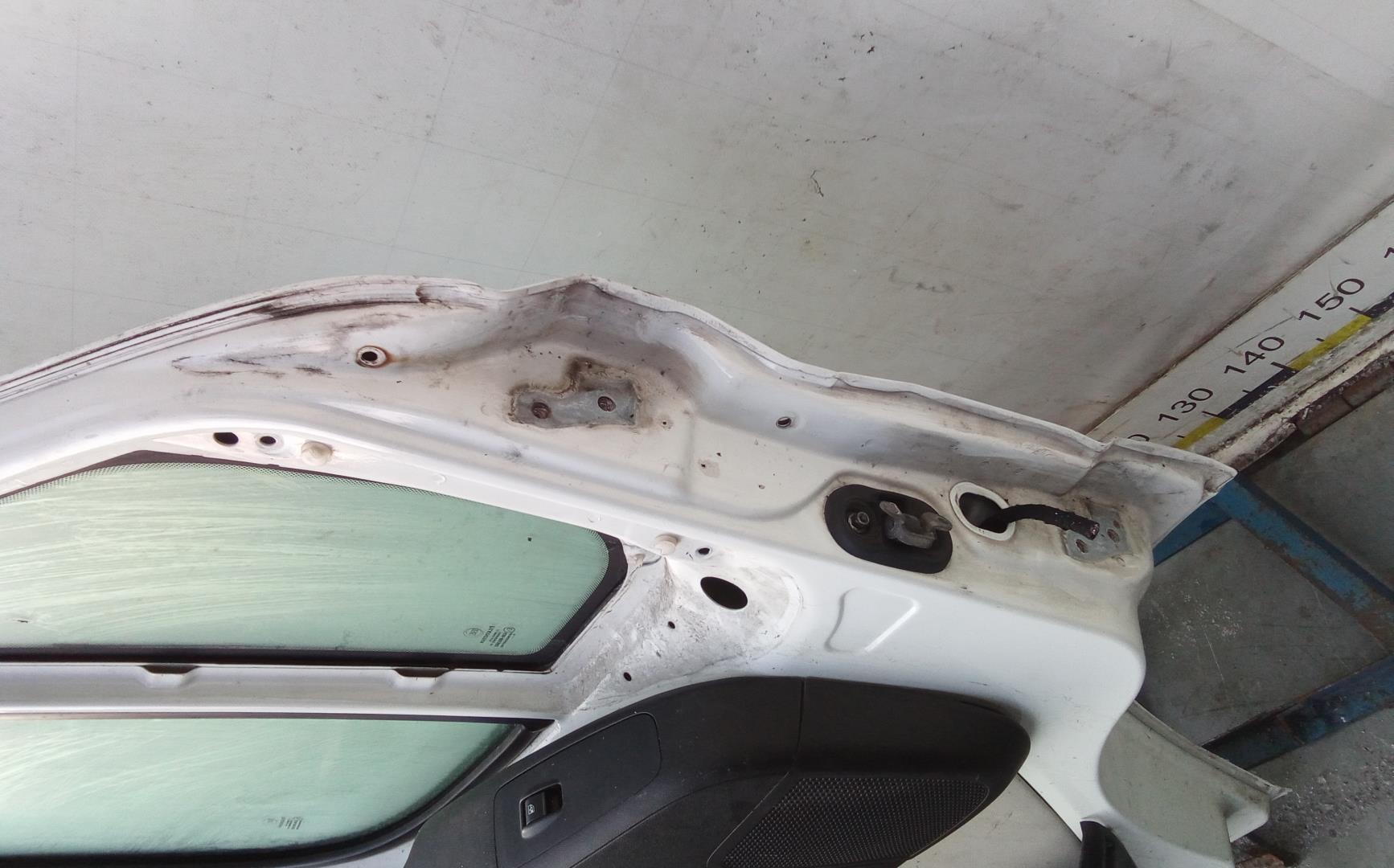 Дверь передняя левая