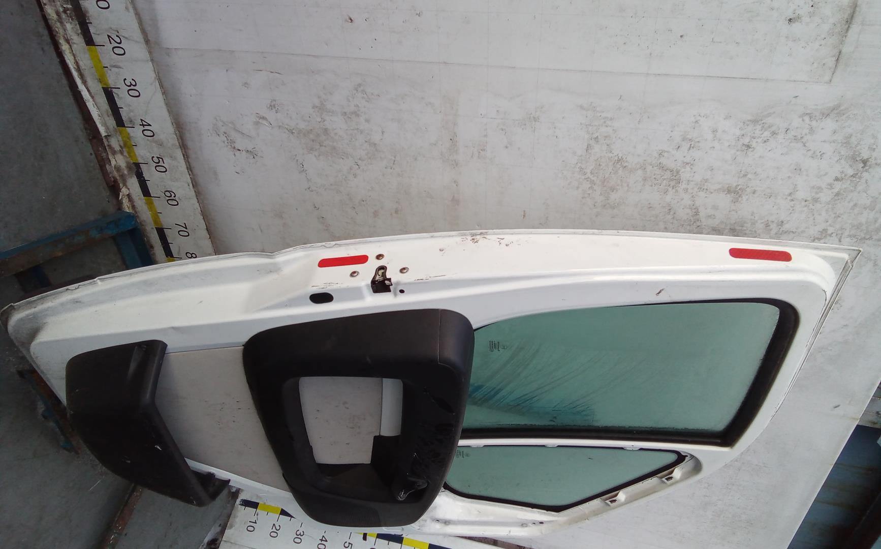 Дверь передняя левая