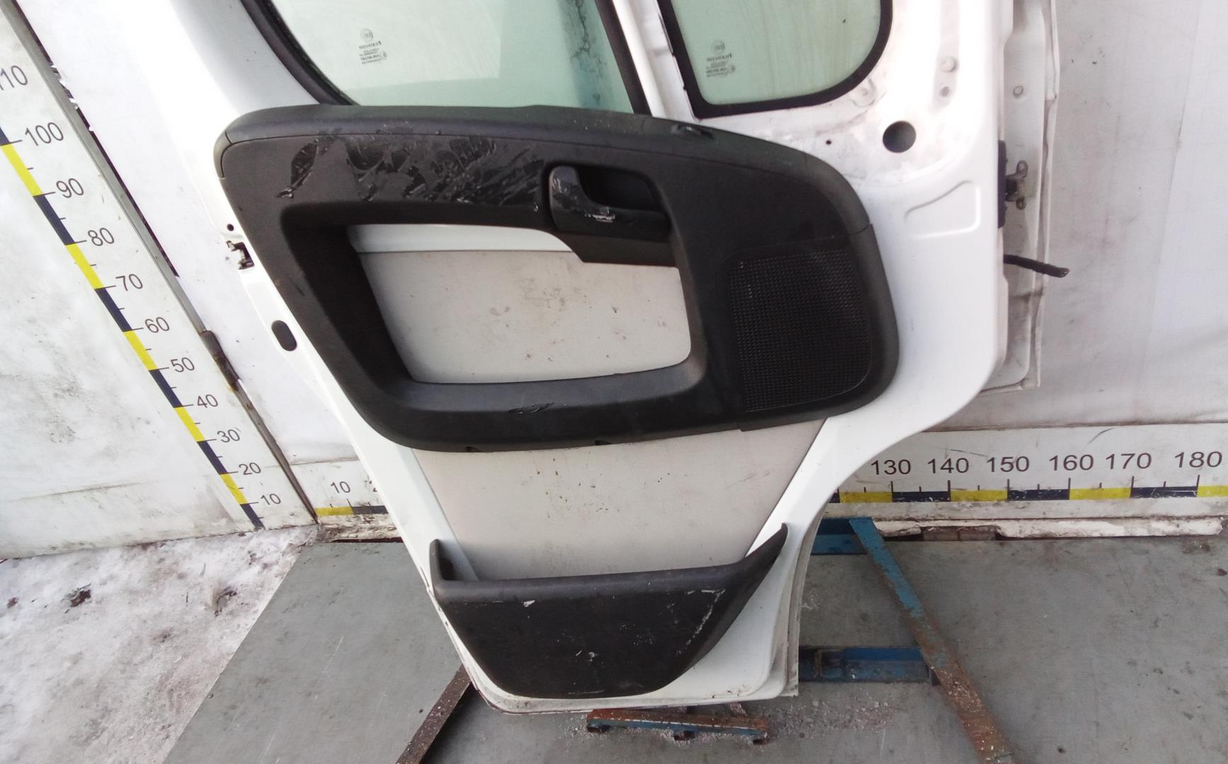 Дверь передняя левая