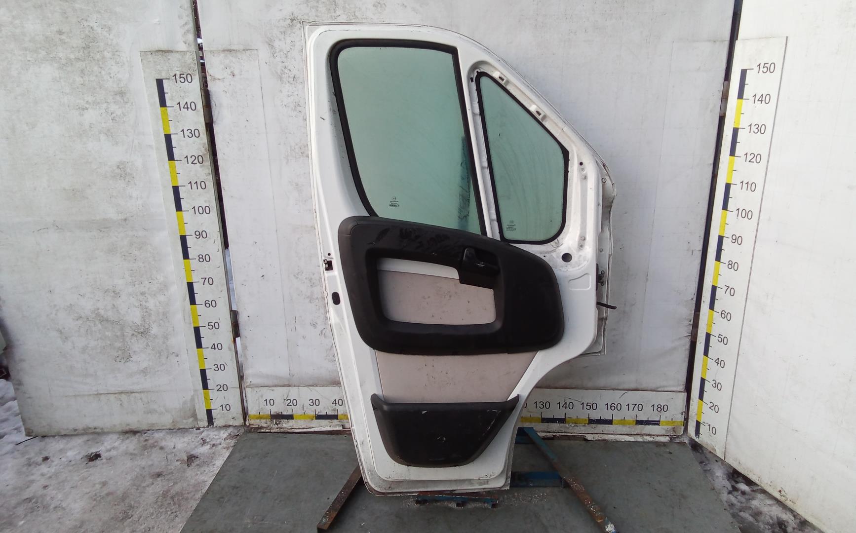 Дверь передняя левая