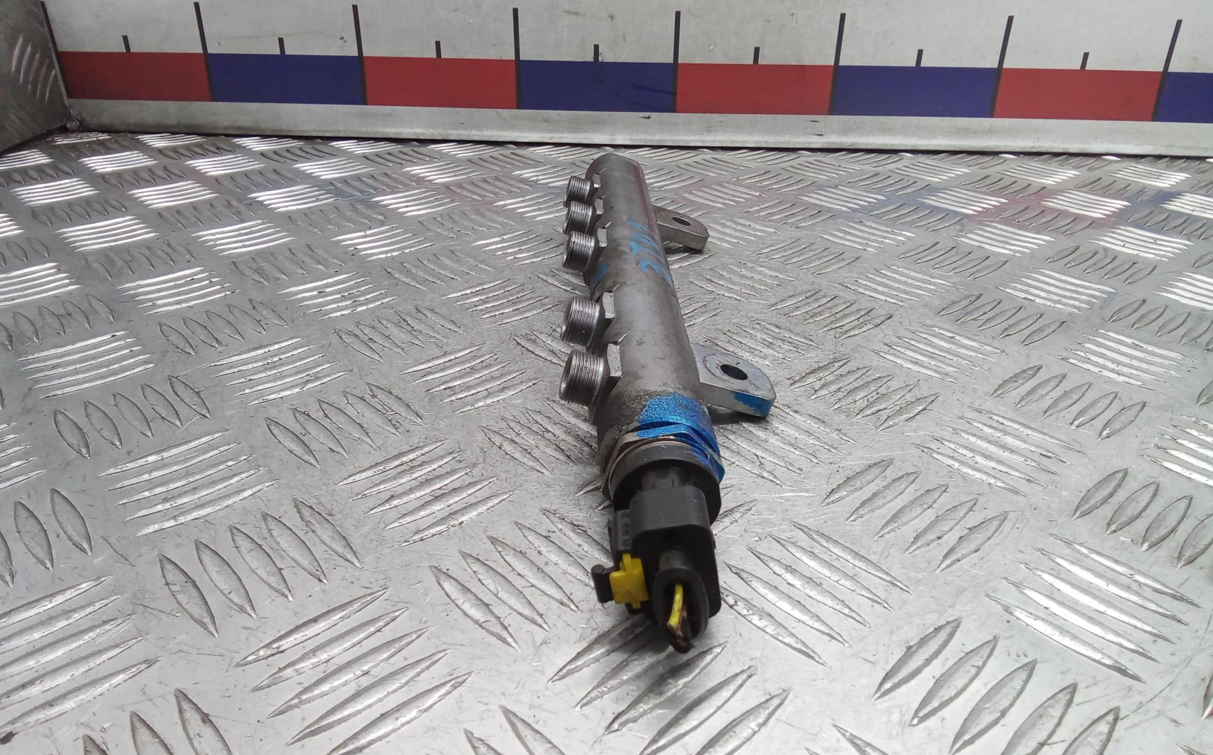 Рейка топливная (рампа)