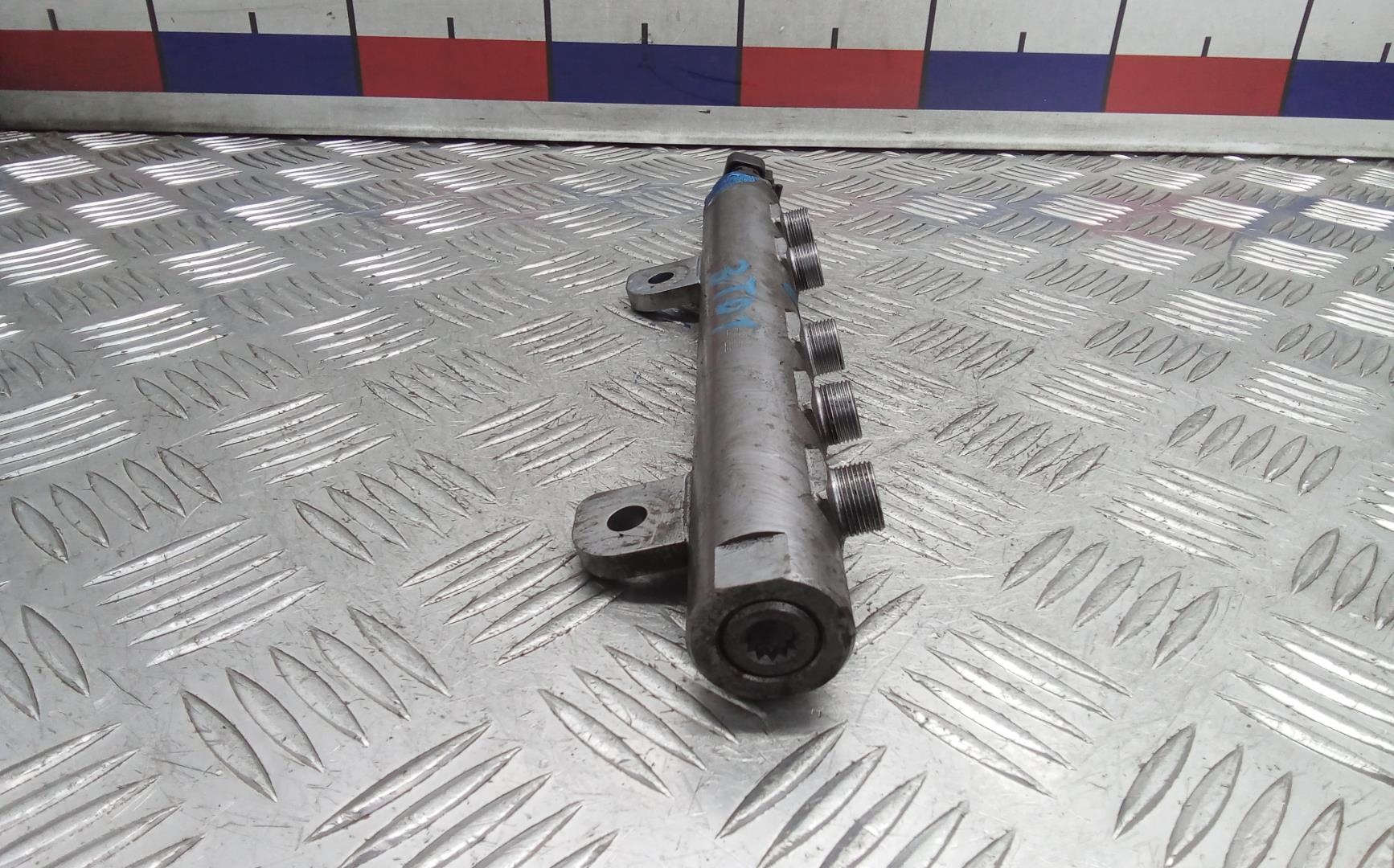 Рейка топливная (рампа)