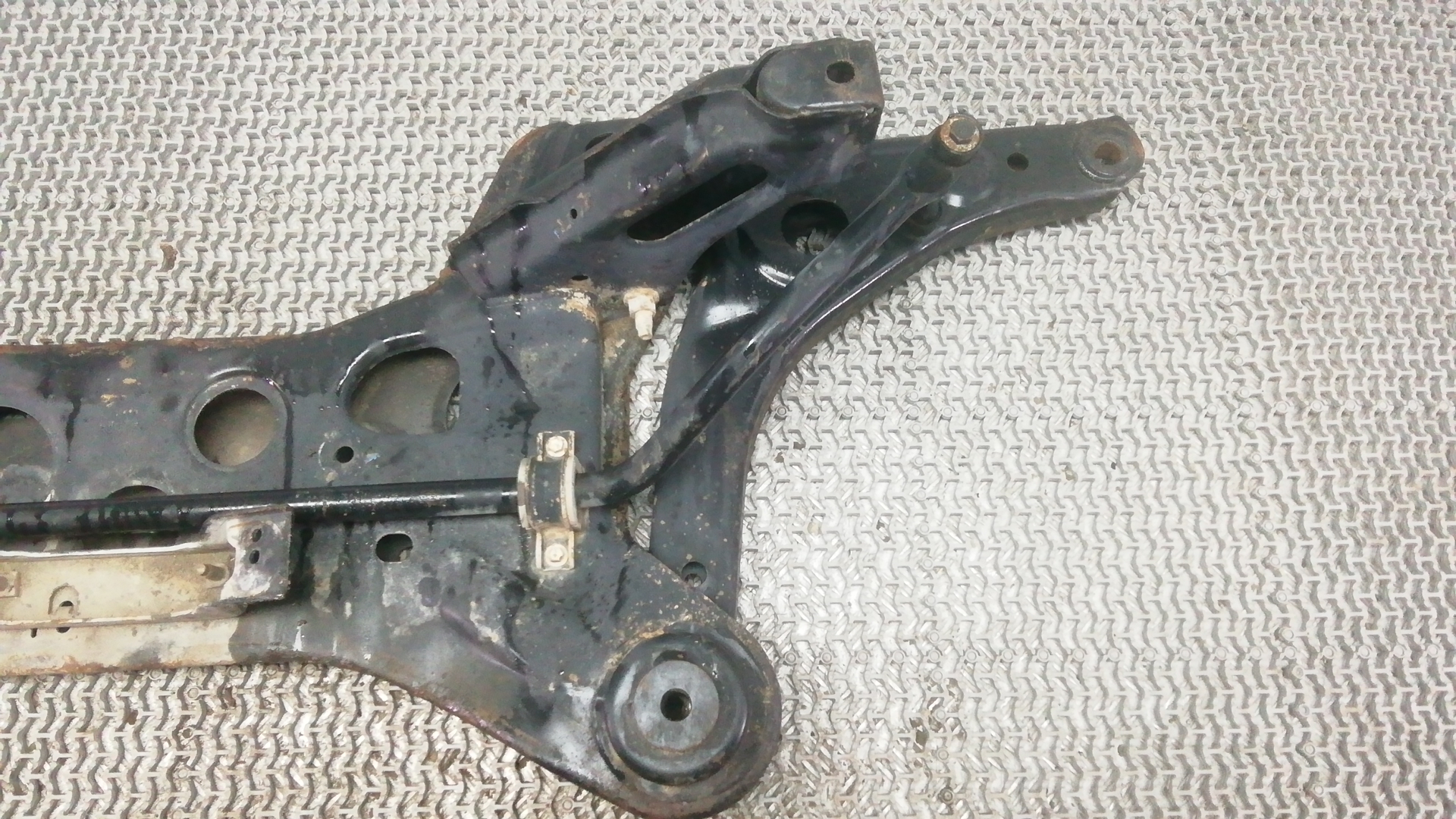 Балка передняя (крепление продольных тяг)