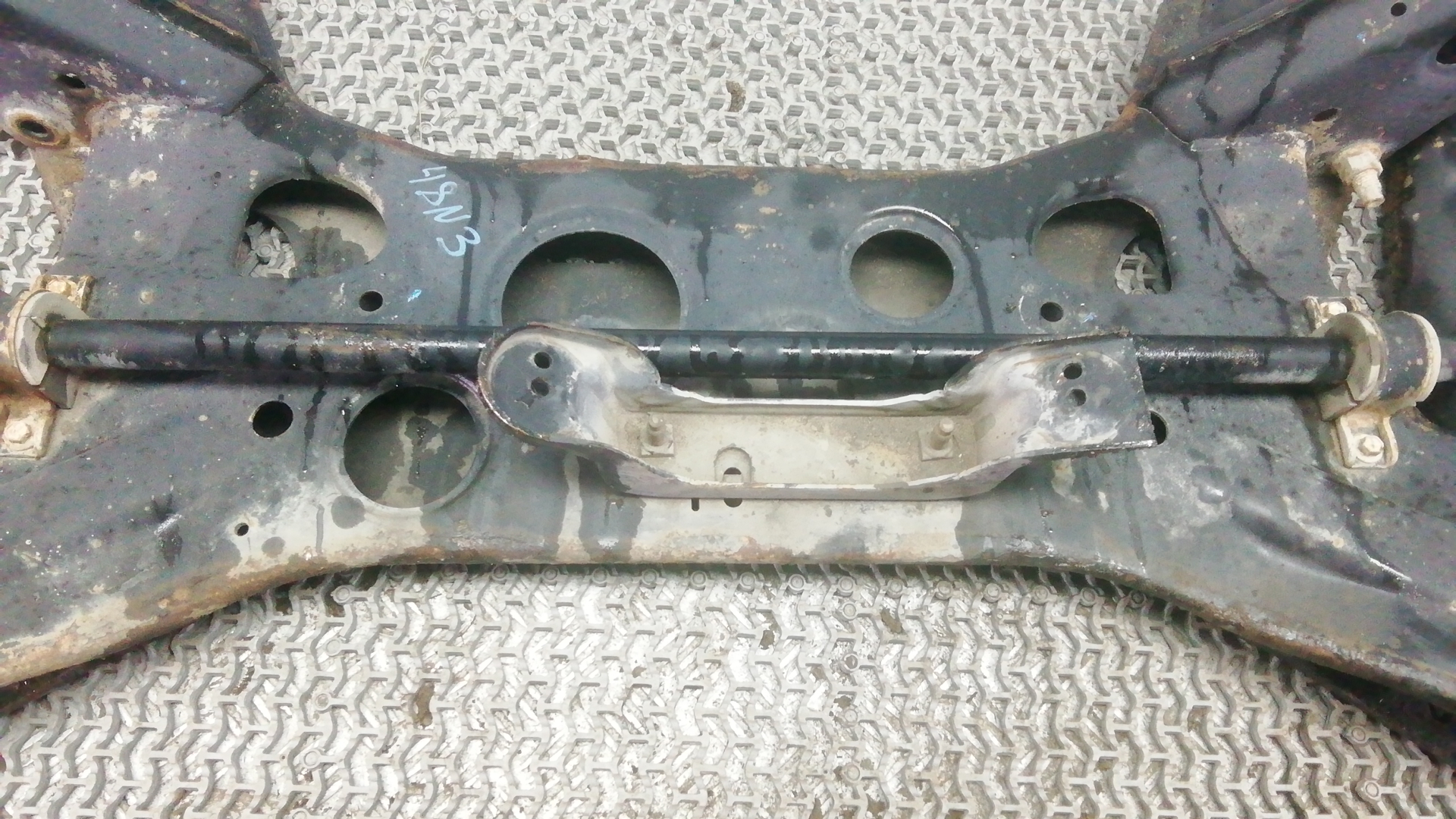 Балка передняя (крепление продольных тяг)