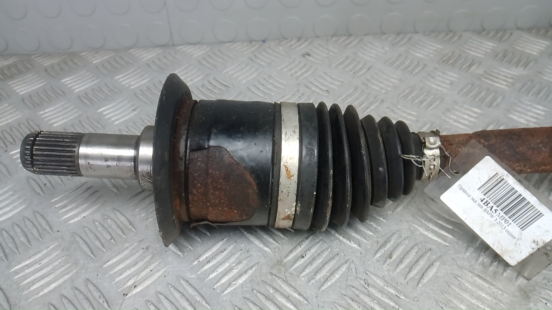 Полуось задняя левая