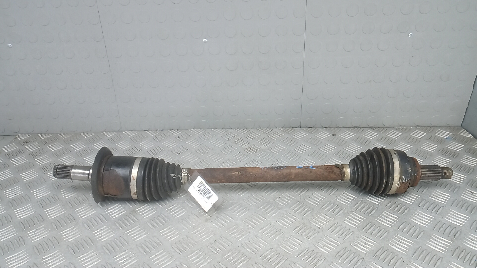 Полуось задняя левая