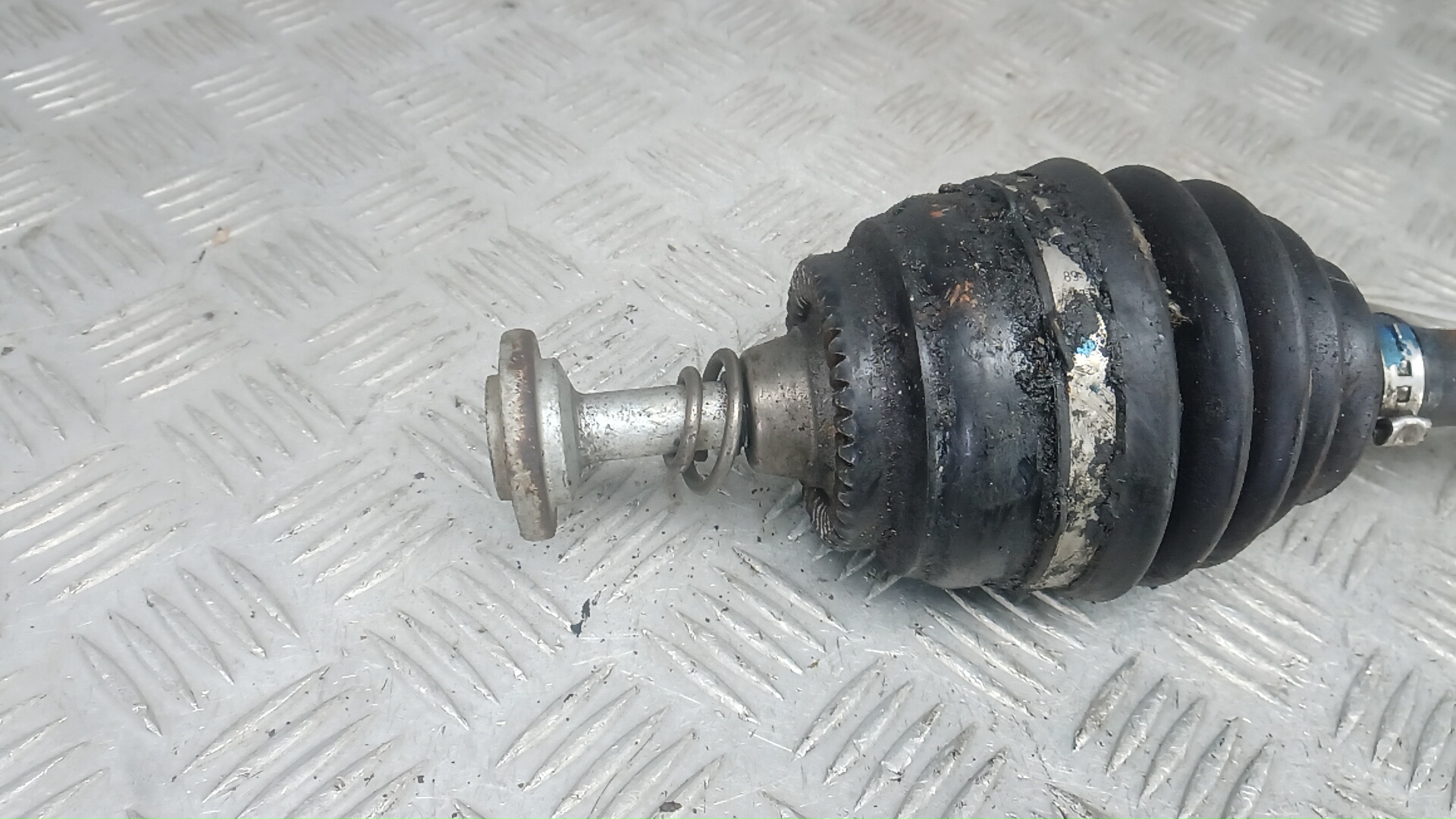 Полуось передняя левая