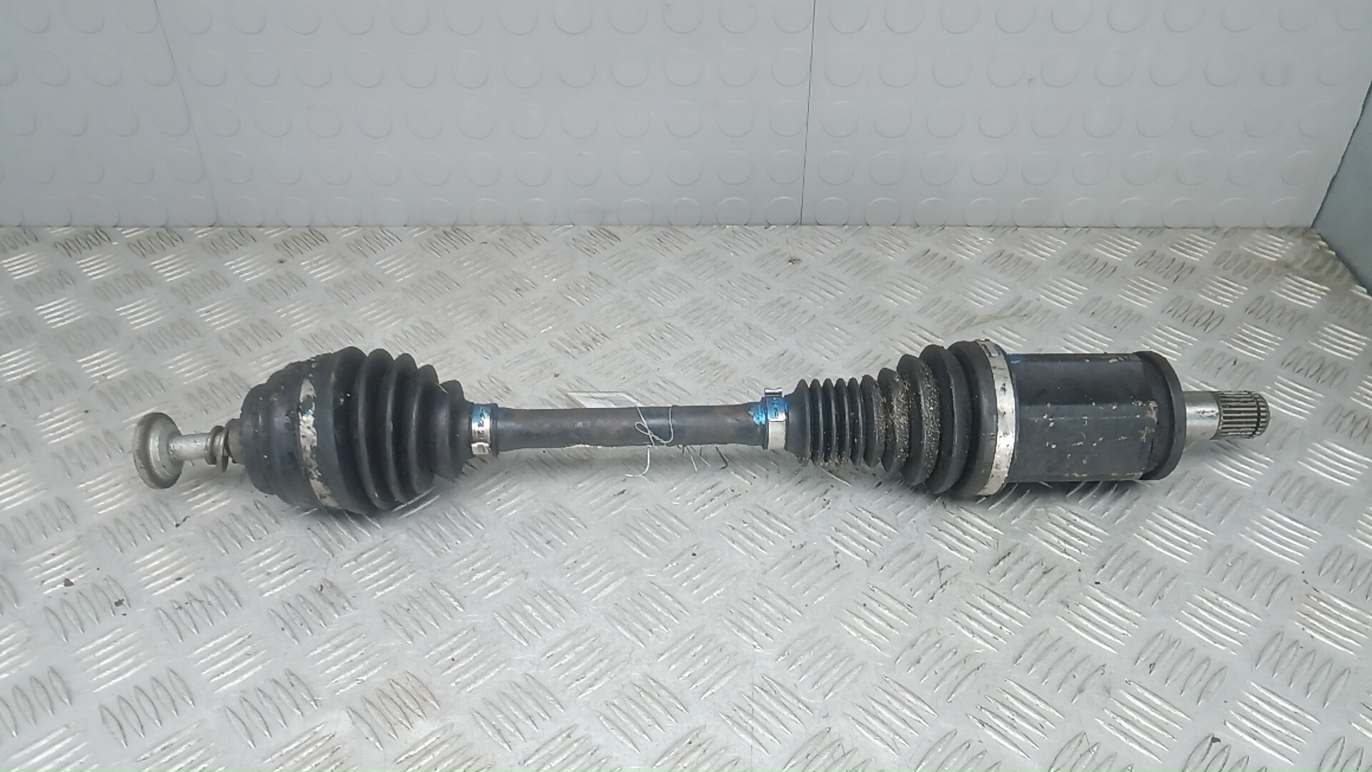 Полуось передняя левая