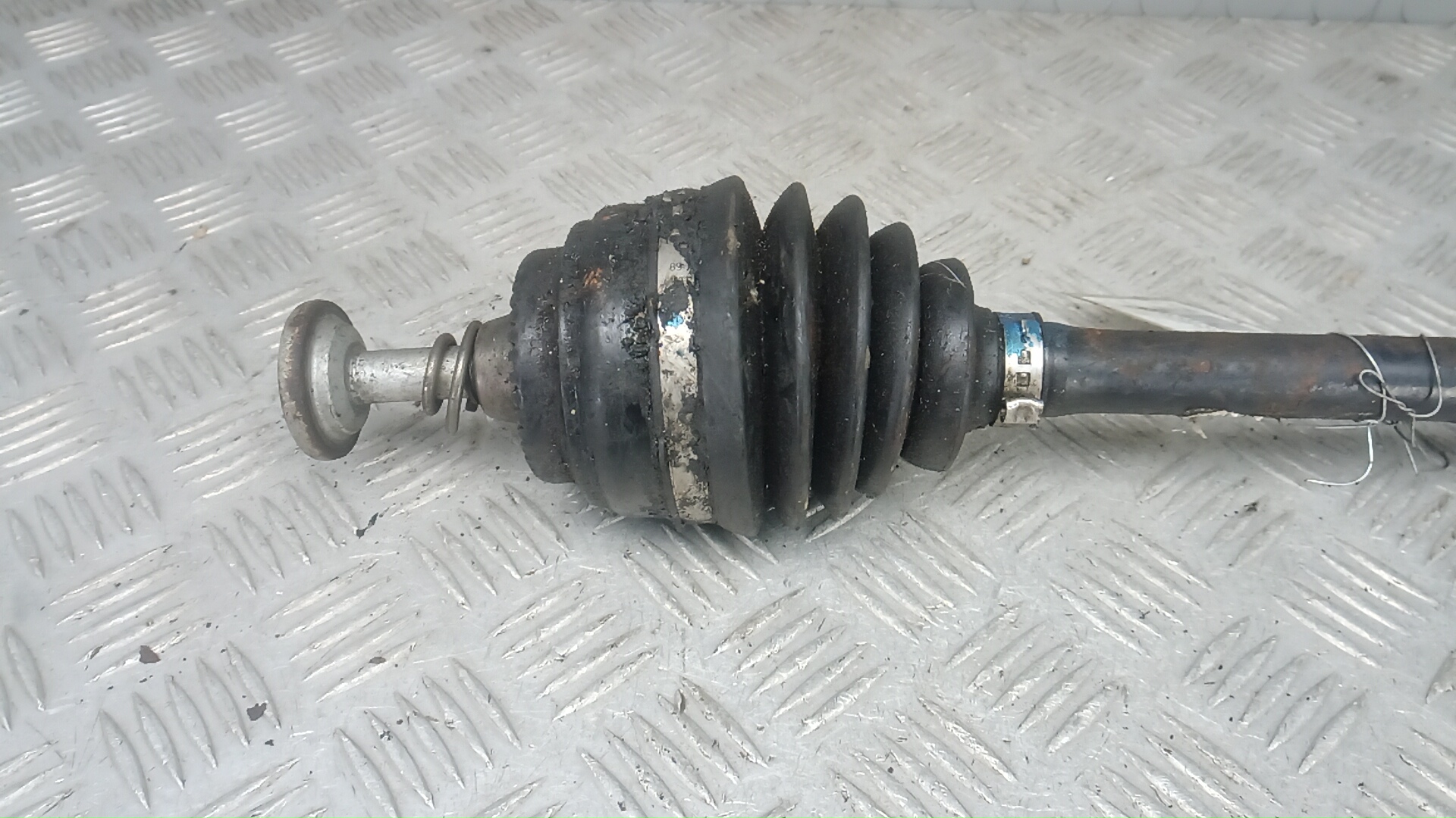 Полуось передняя левая