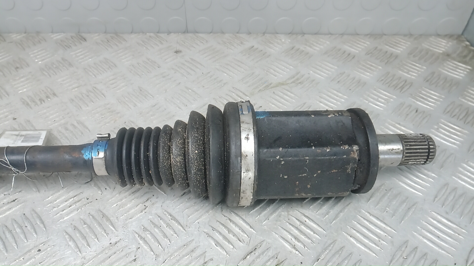 Полуось передняя левая