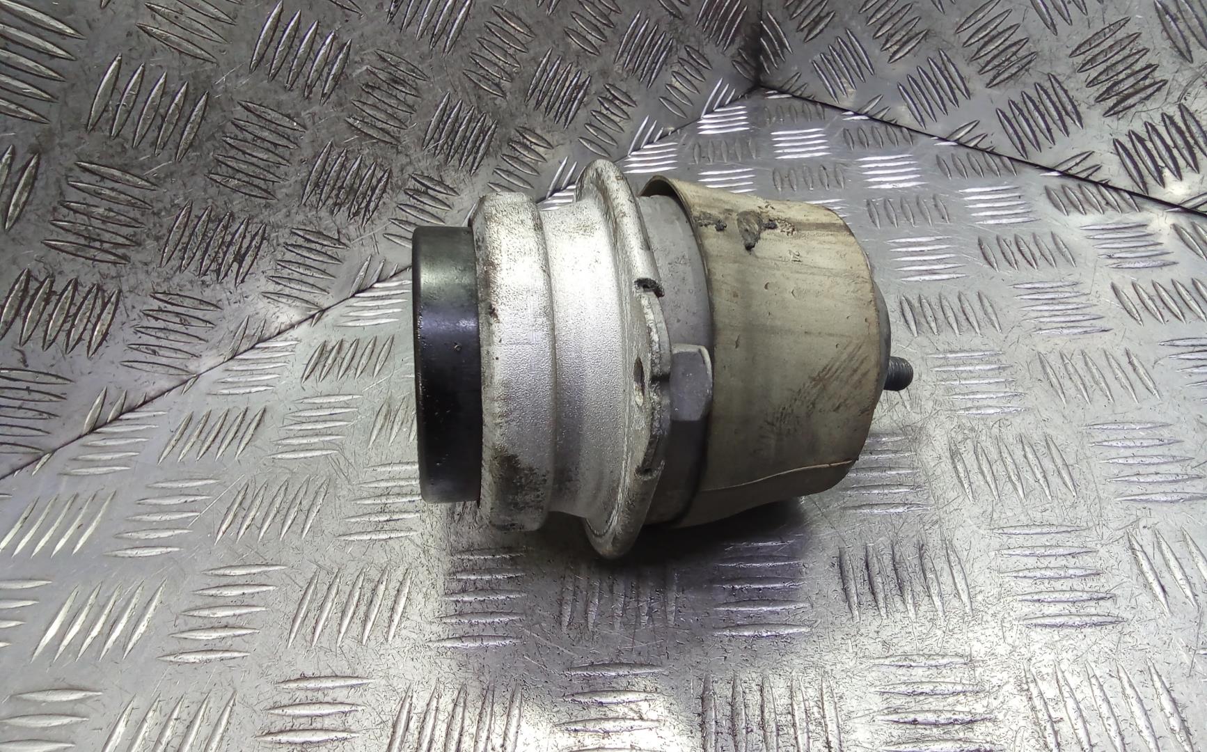 Опора двигателя