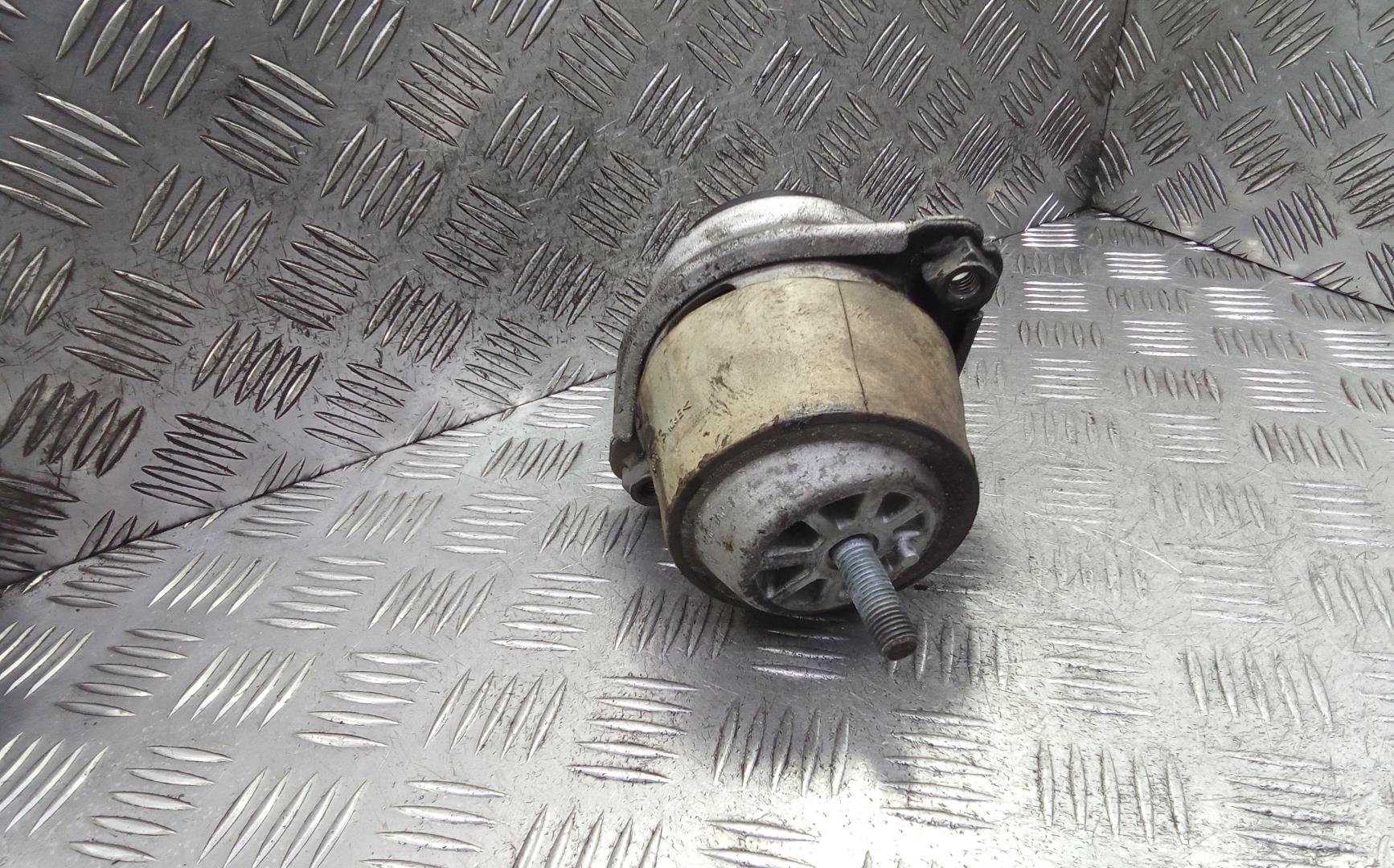 Опора двигателя