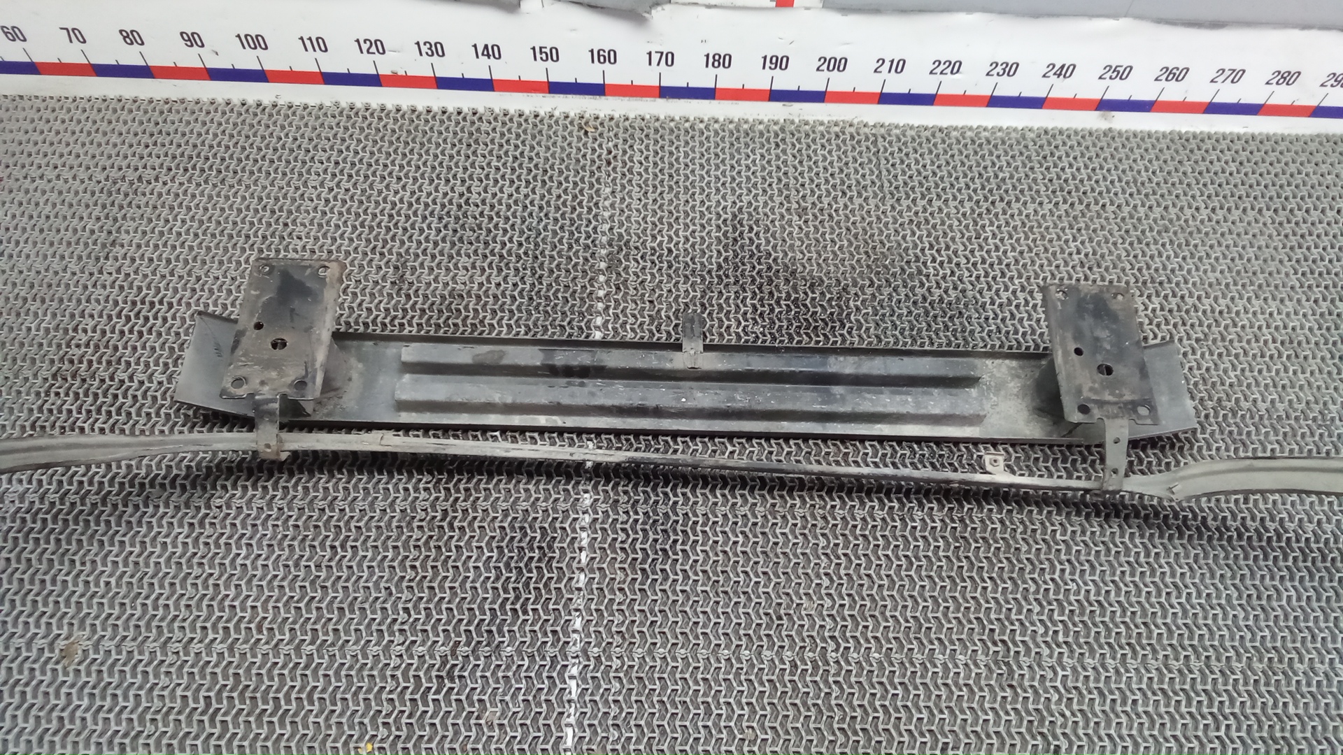 Кронштейн усилителя переднего бампера