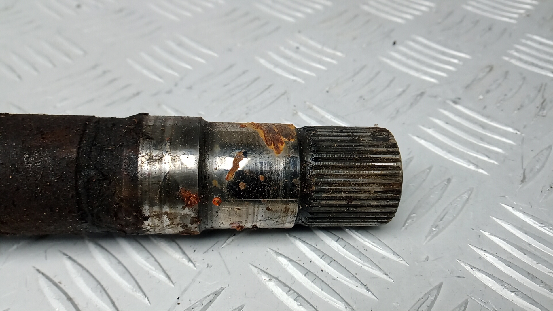 Полуось передняя правая