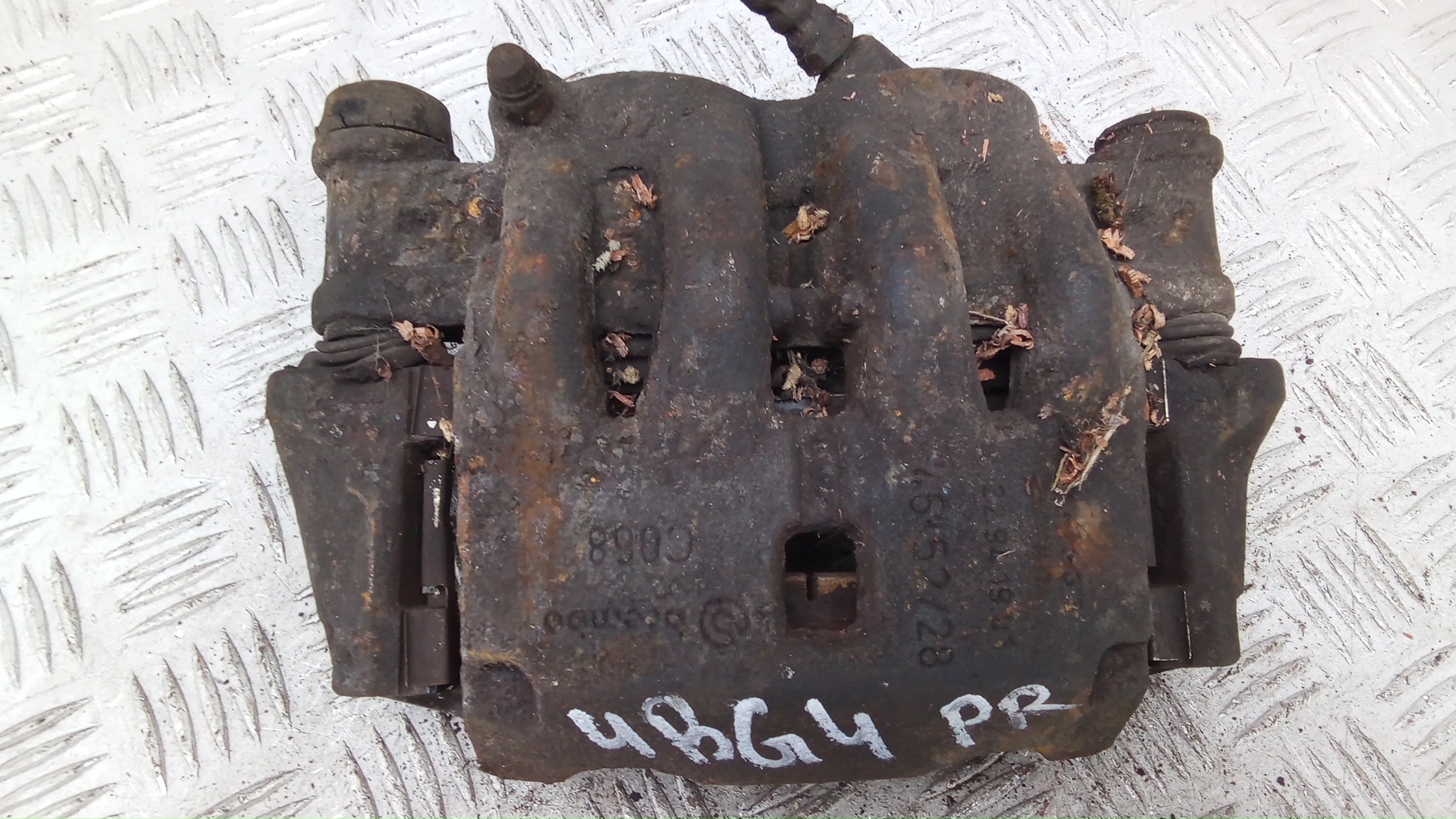 Суппорт передний правый