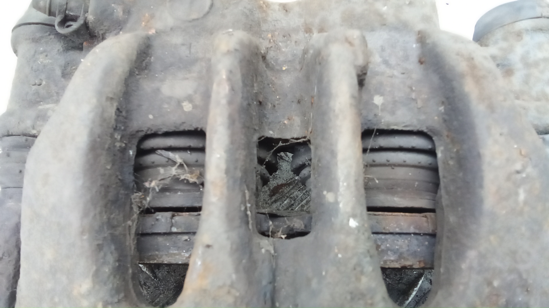 Суппорт передний левый