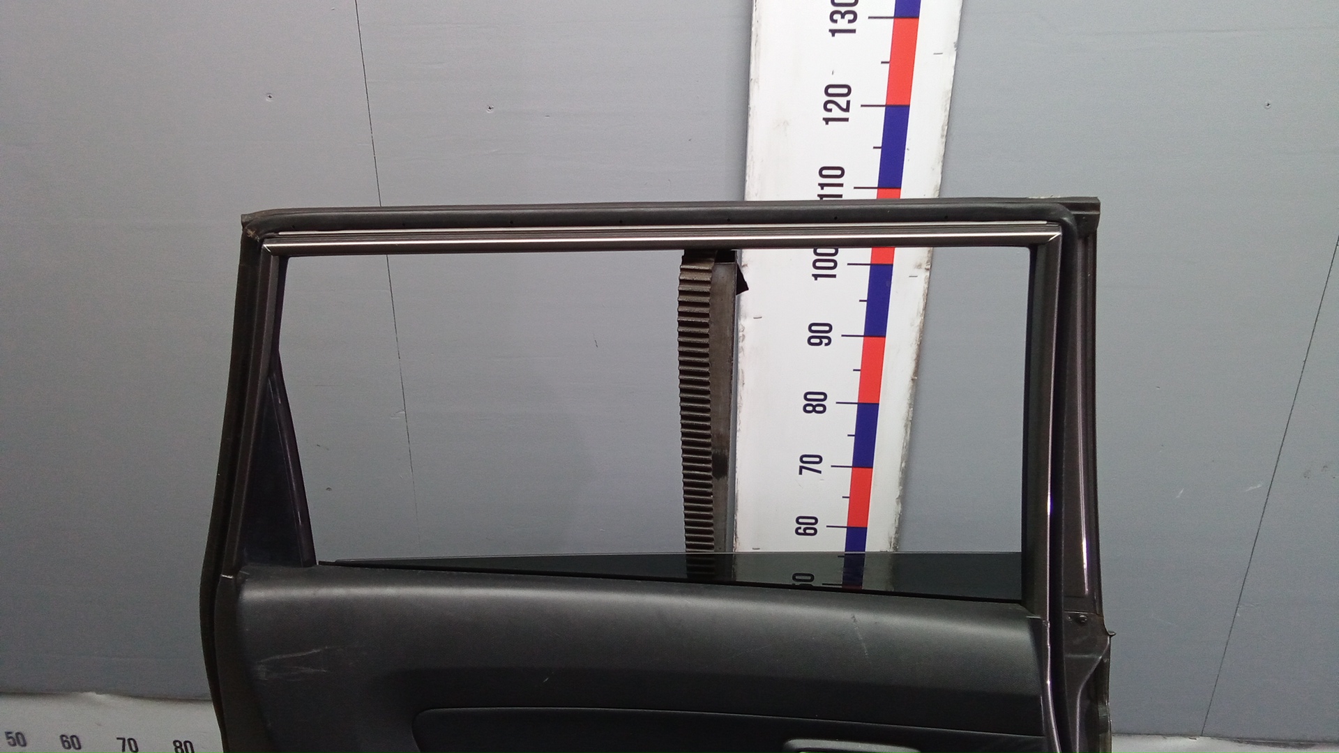 Дверь задняя левая