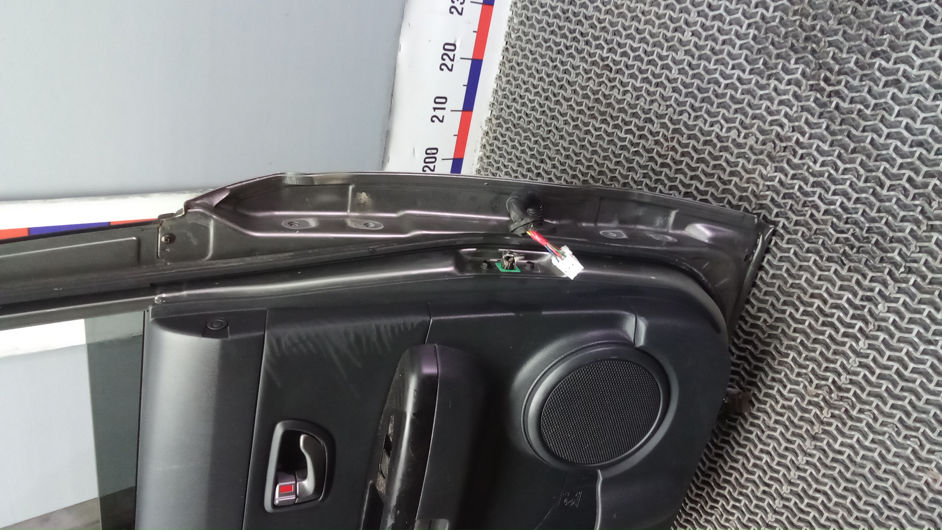 Дверь задняя левая