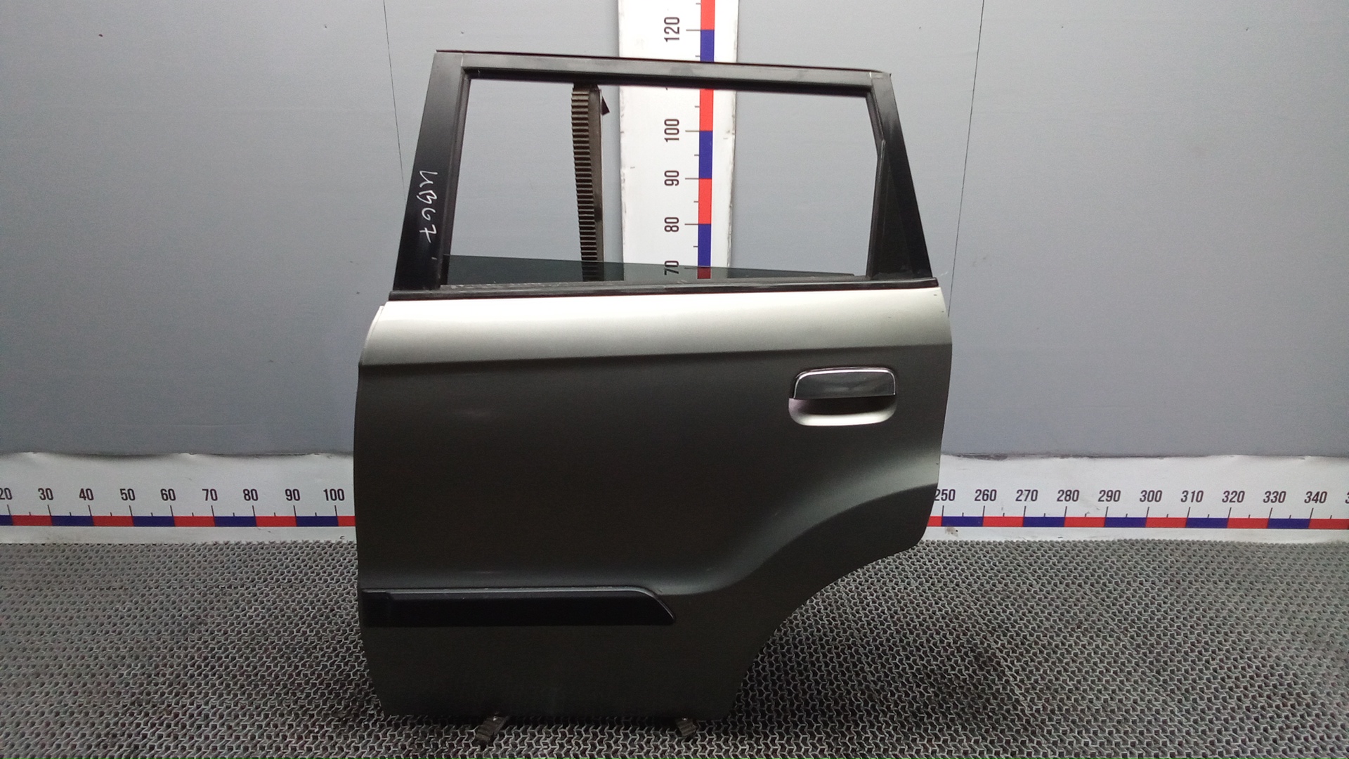 Дверь задняя левая