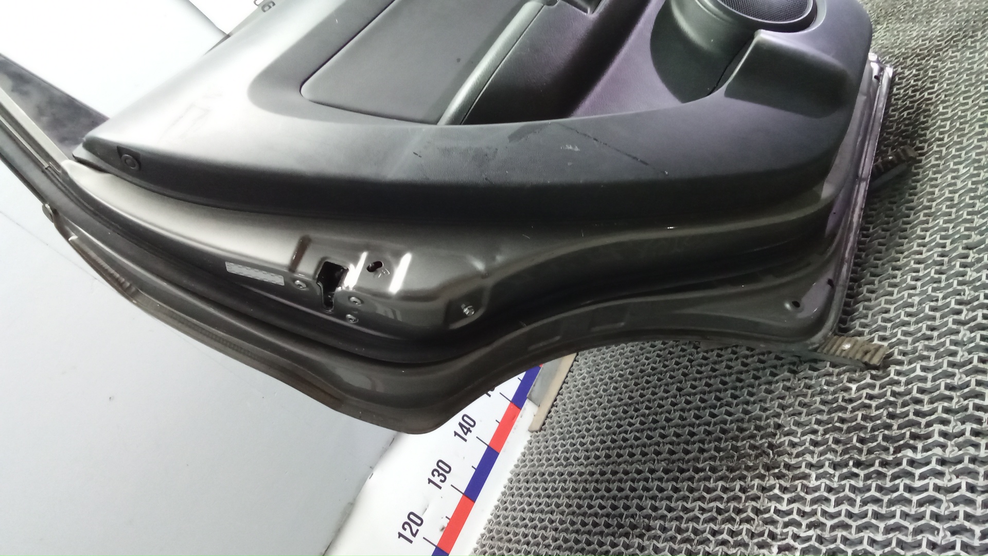 Дверь задняя левая