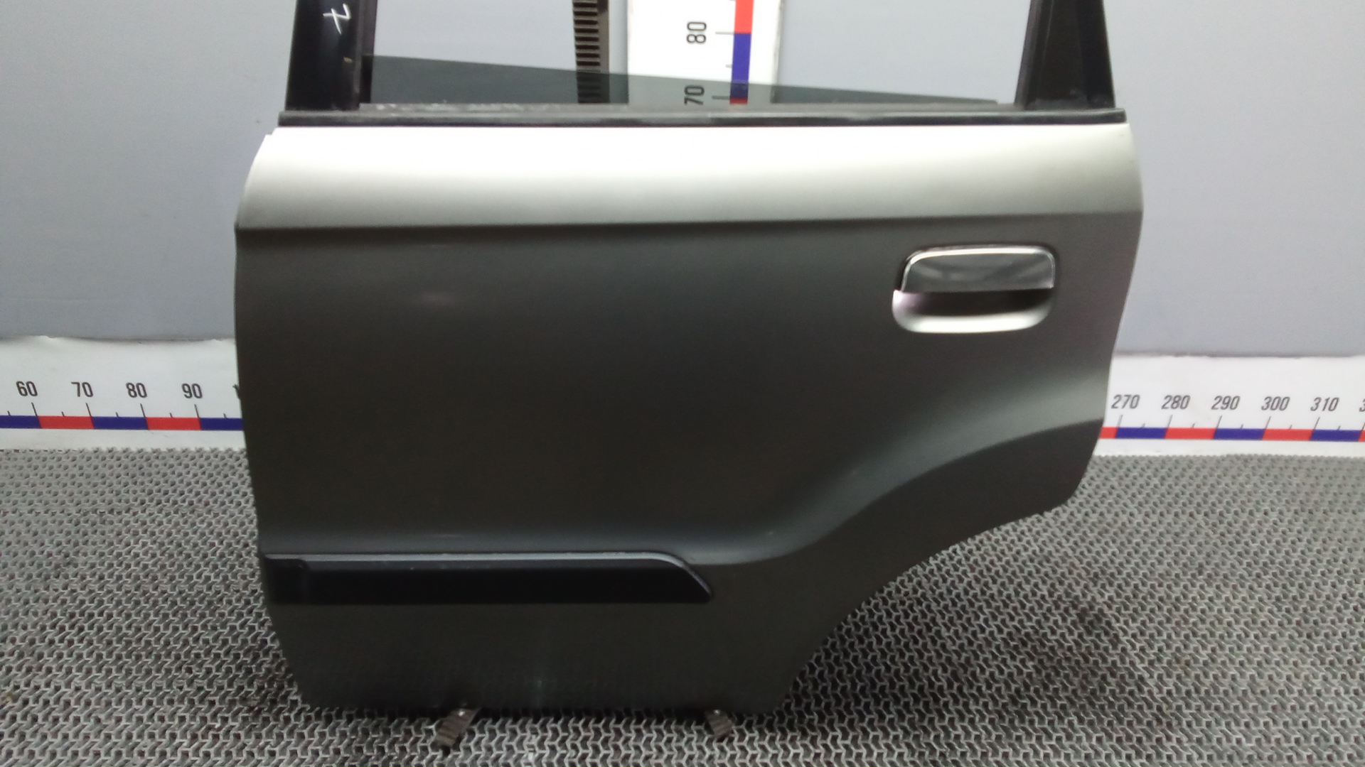 Дверь задняя левая