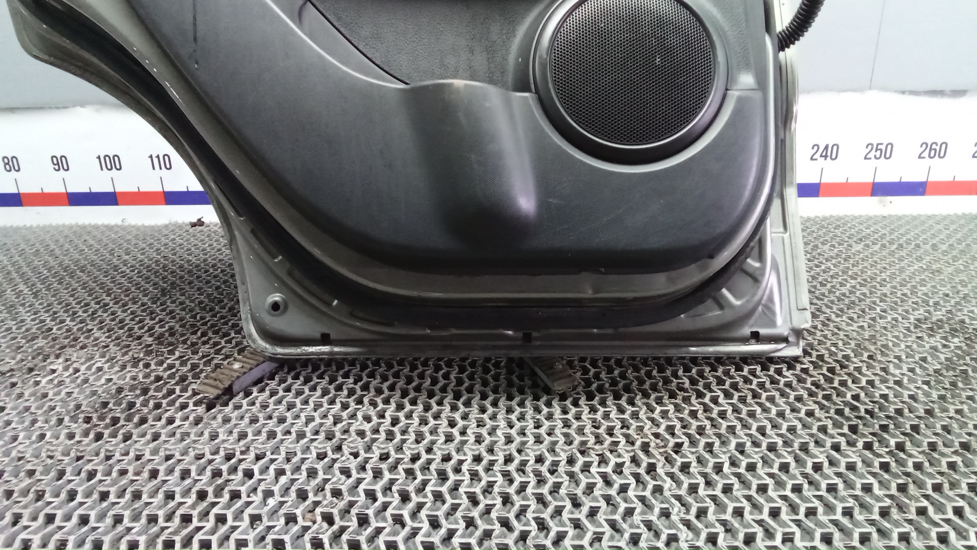 Дверь задняя левая