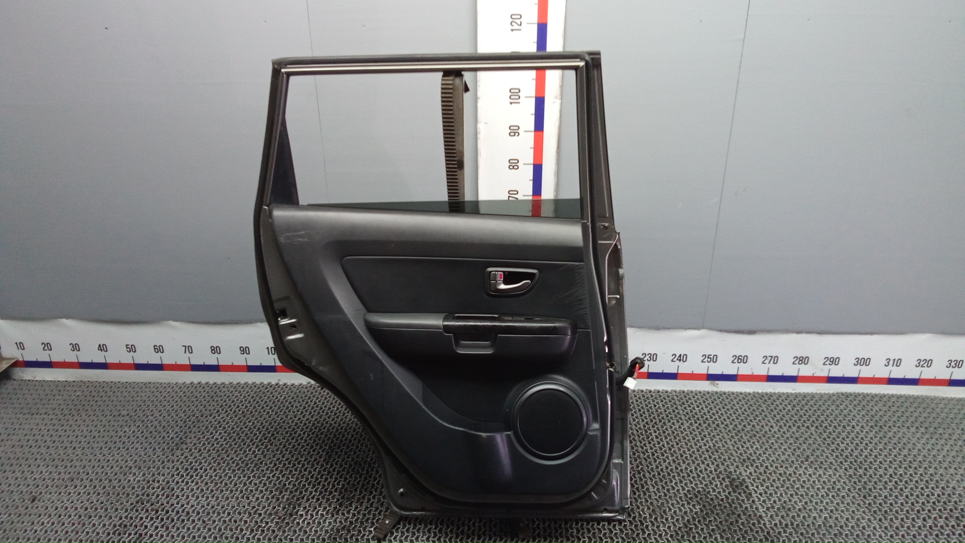 Дверь задняя левая