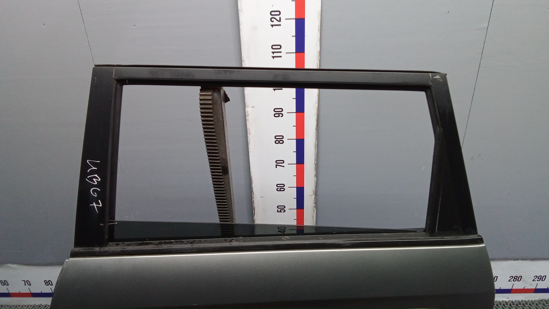 Дверь задняя левая