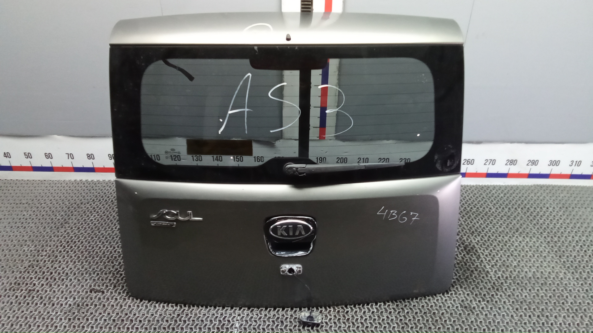 Дверь багажника