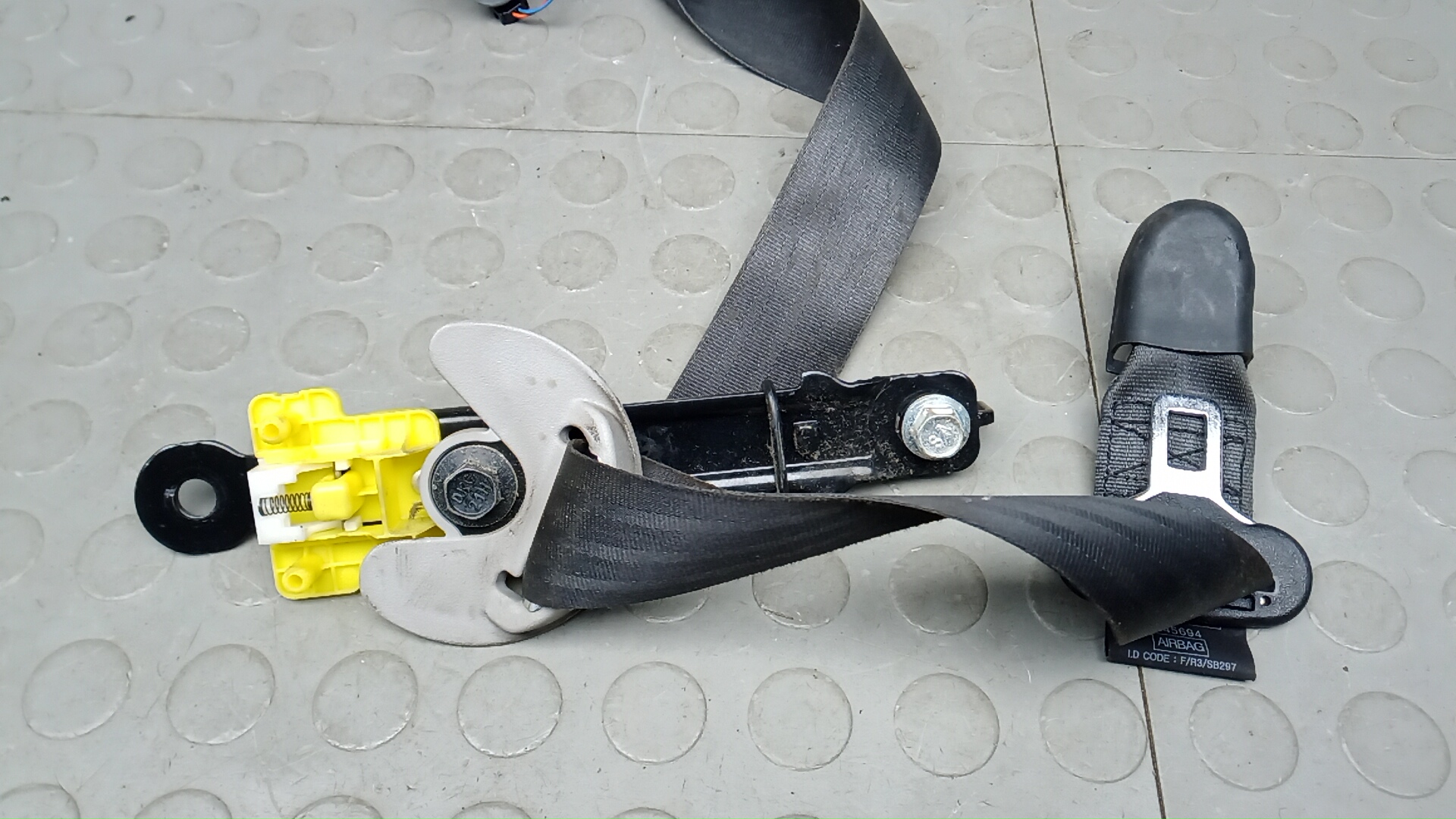 Ремень безопасности с пиропатроном