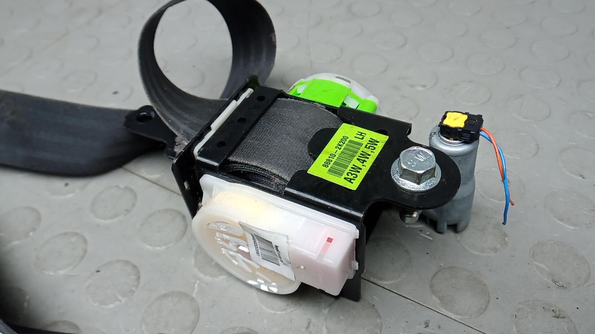 Ремень безопасности с пиропатроном