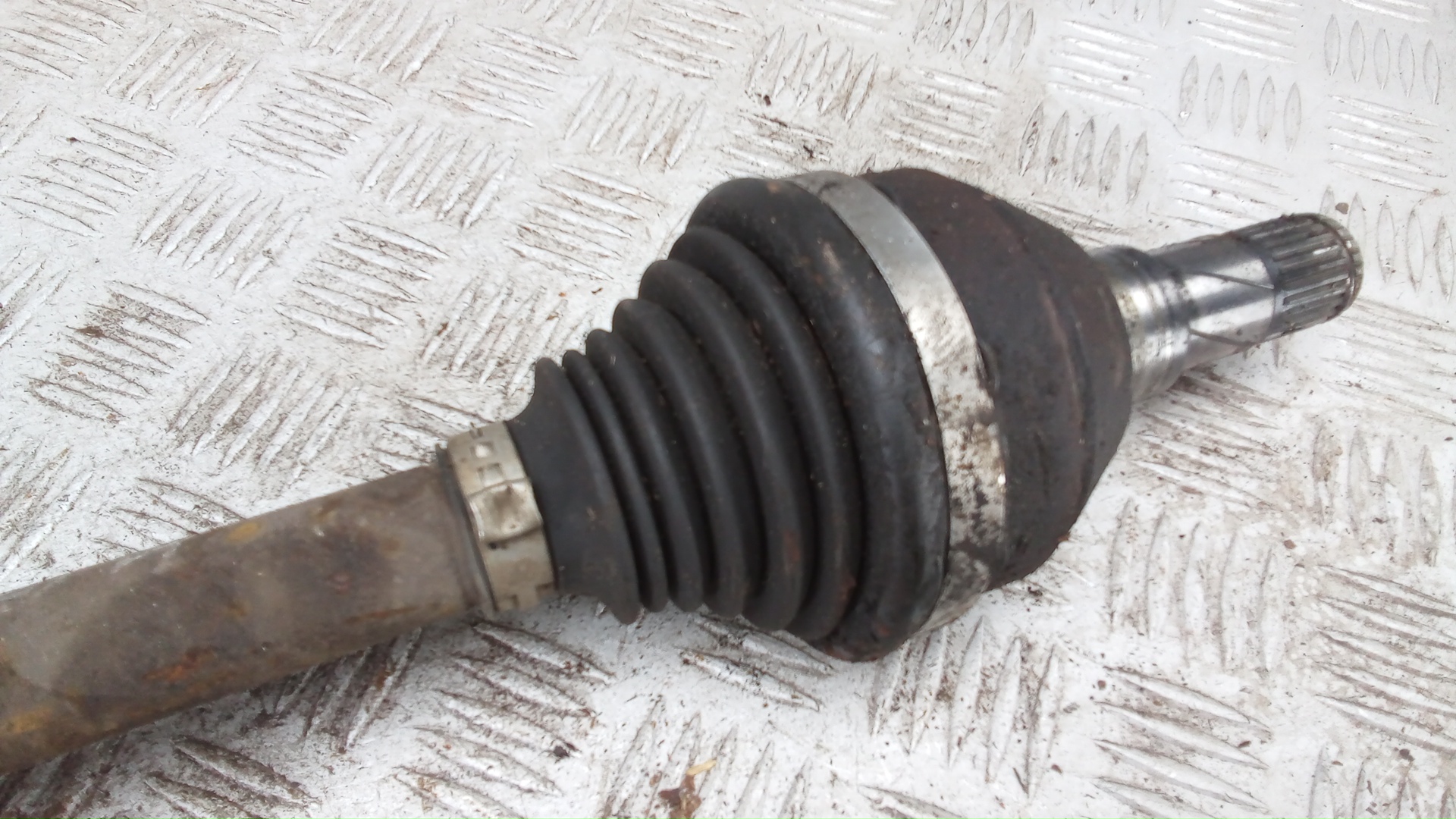 Полуось передняя левая